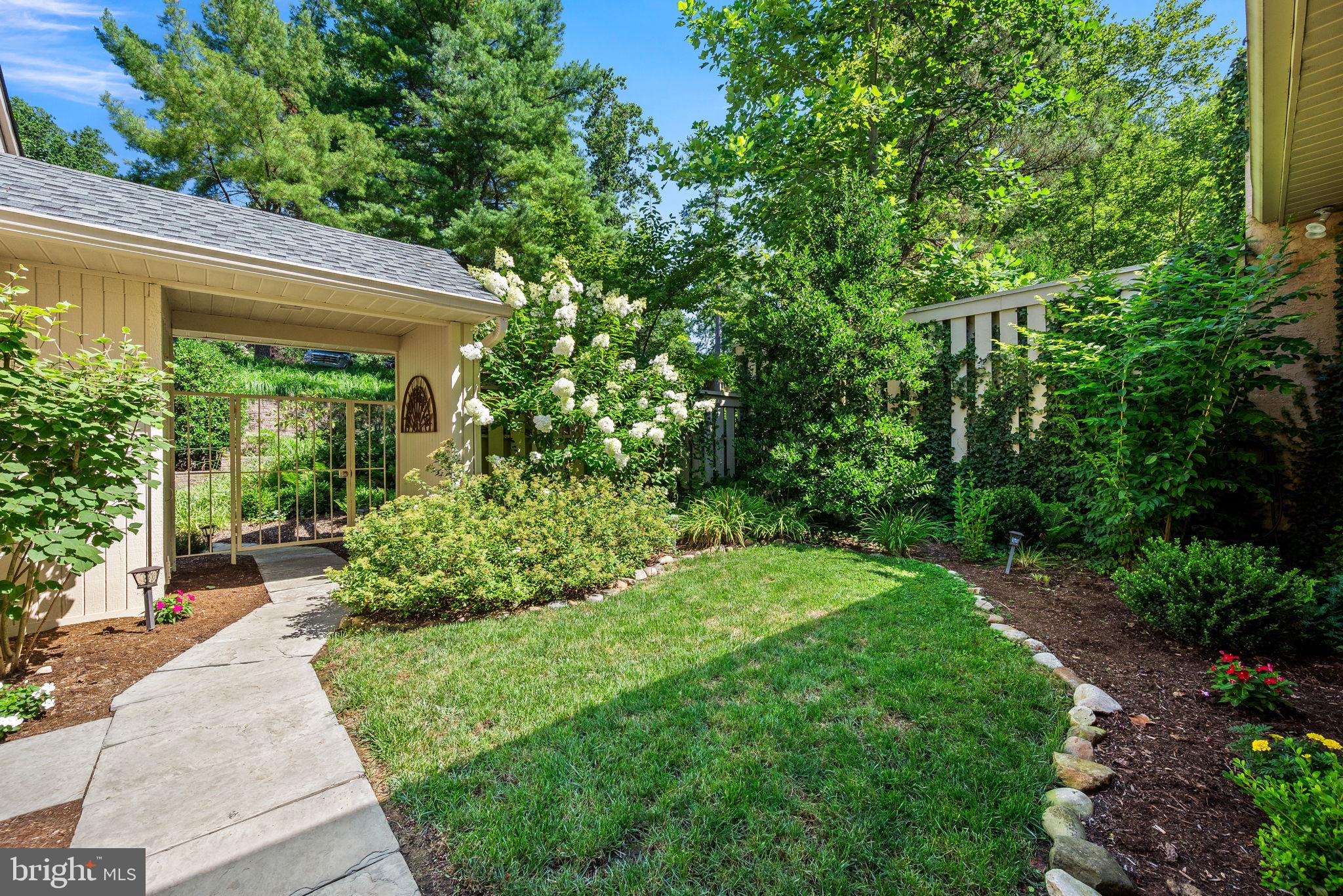 50 TOFT WOODS WAY