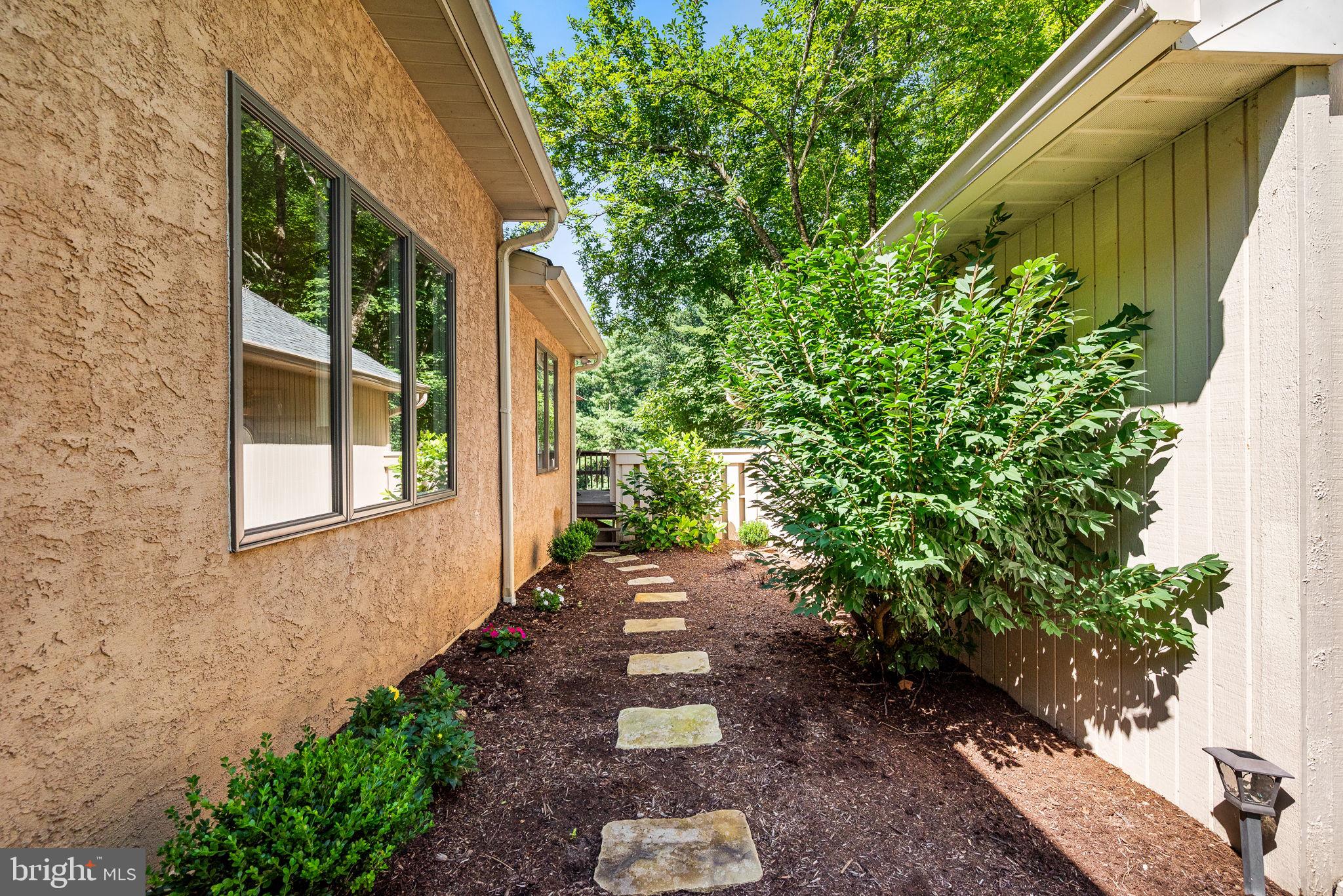 TOFT WOODS - Residential