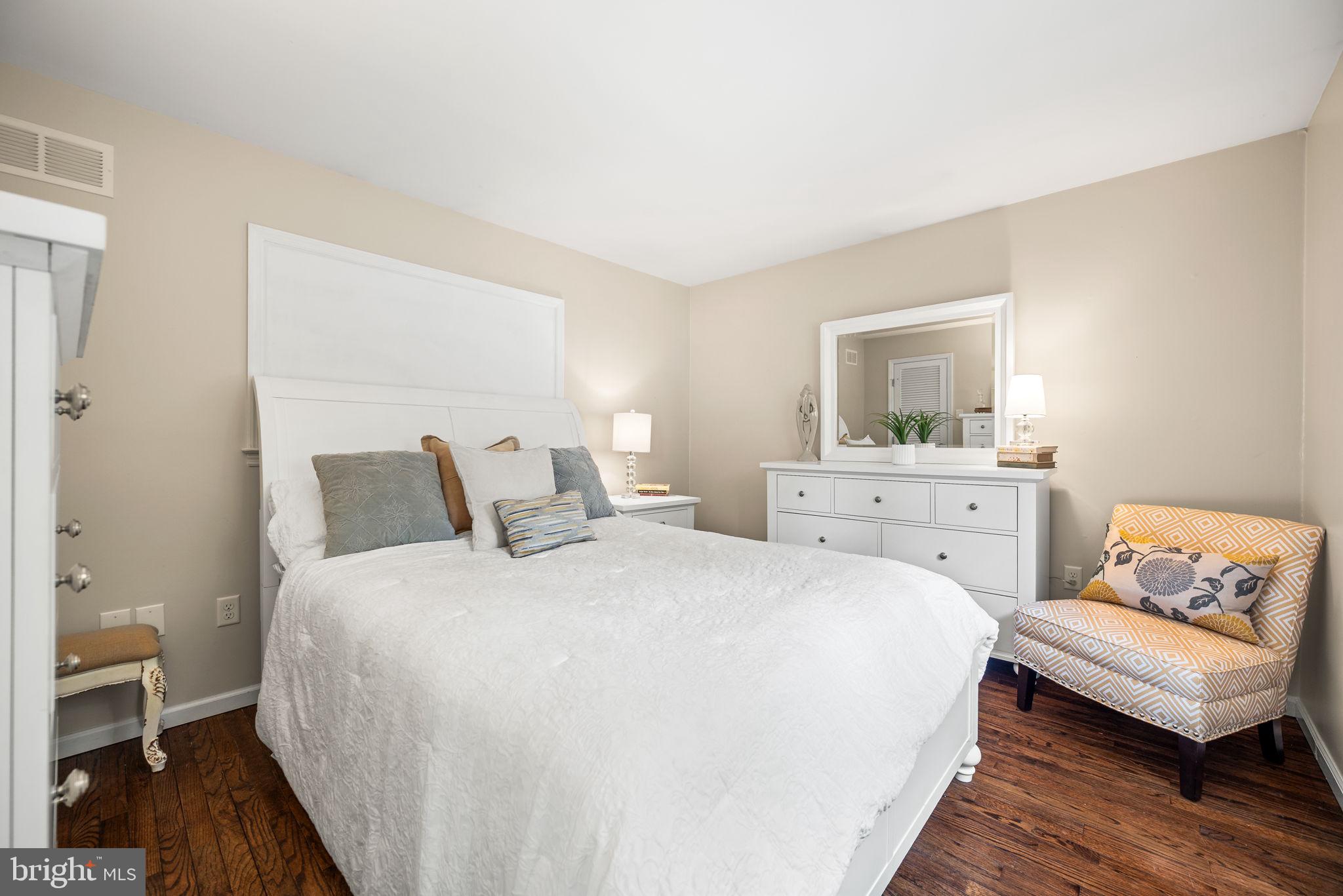 TOFT WOODS - Residential