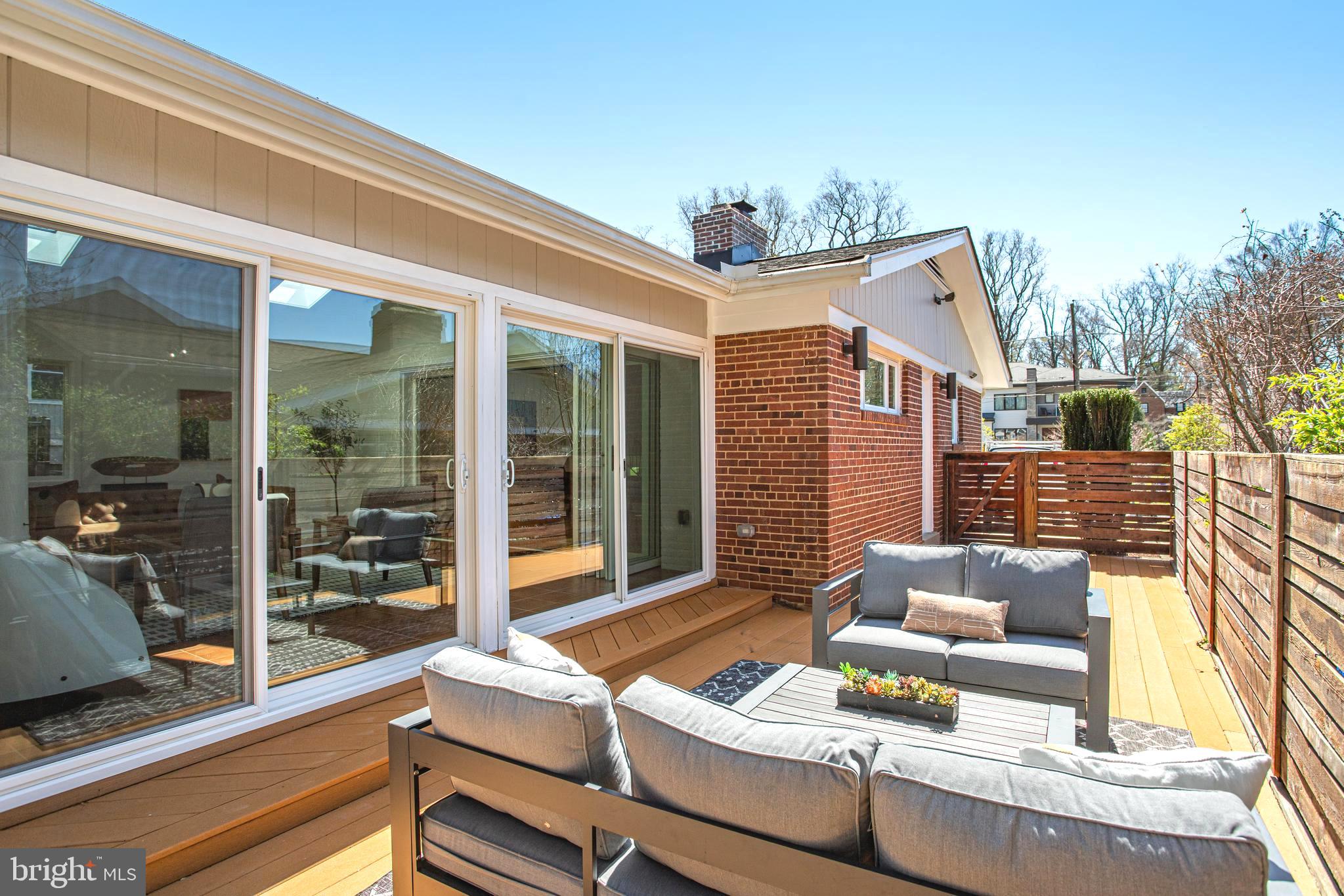 GREENWICH FOREST - Residential