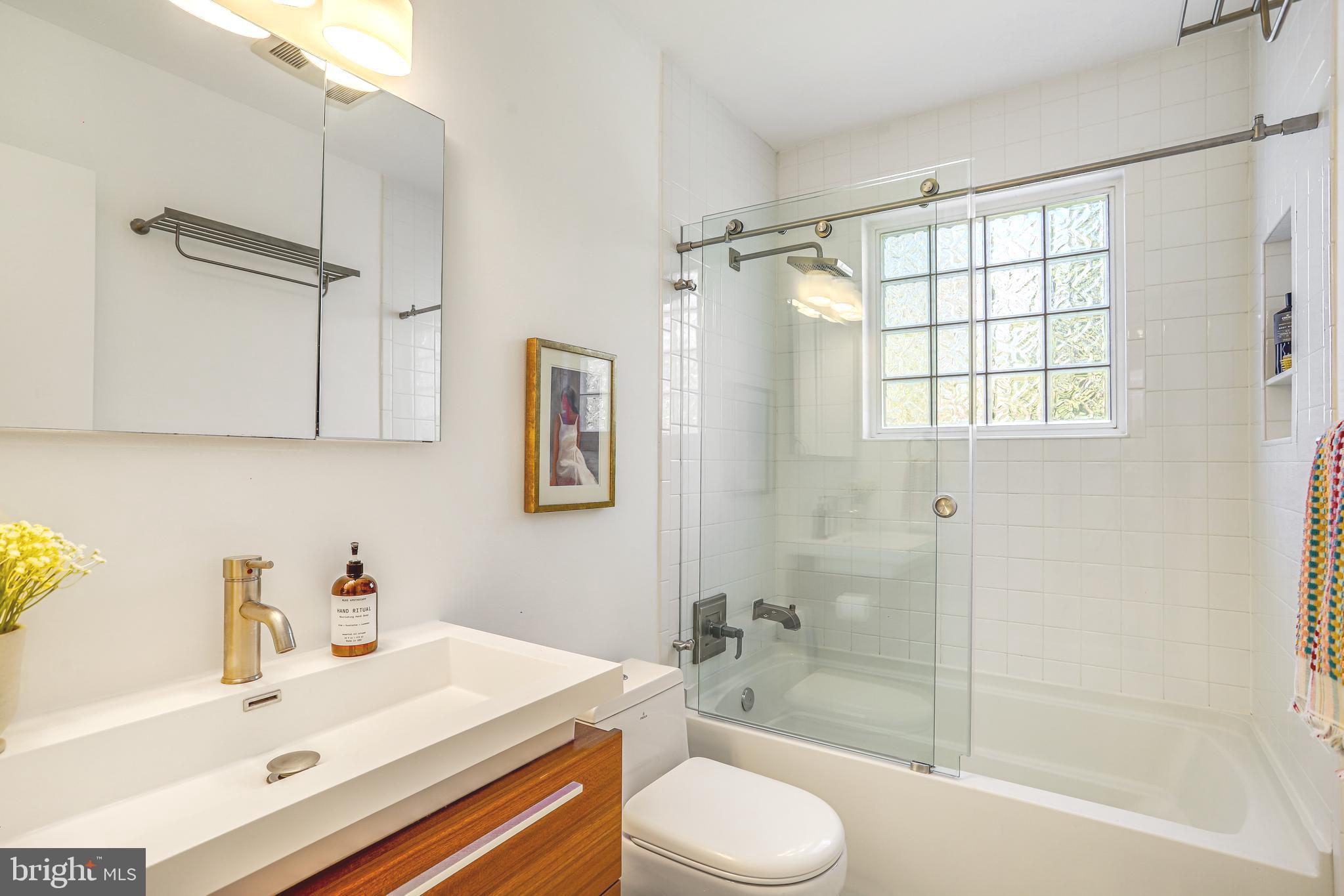 GREENWICH FOREST - Residential