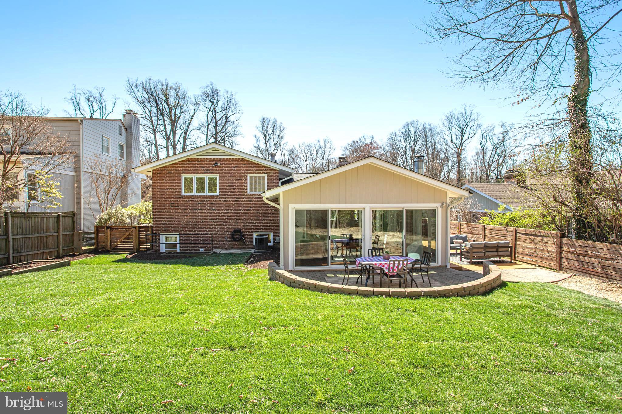 GREENWICH FOREST - Residential