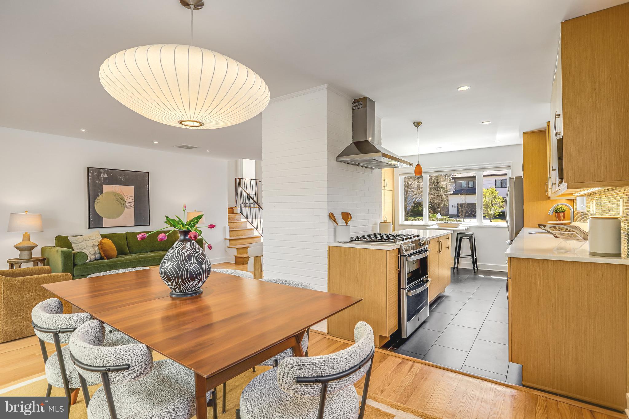 GREENWICH FOREST - Residential