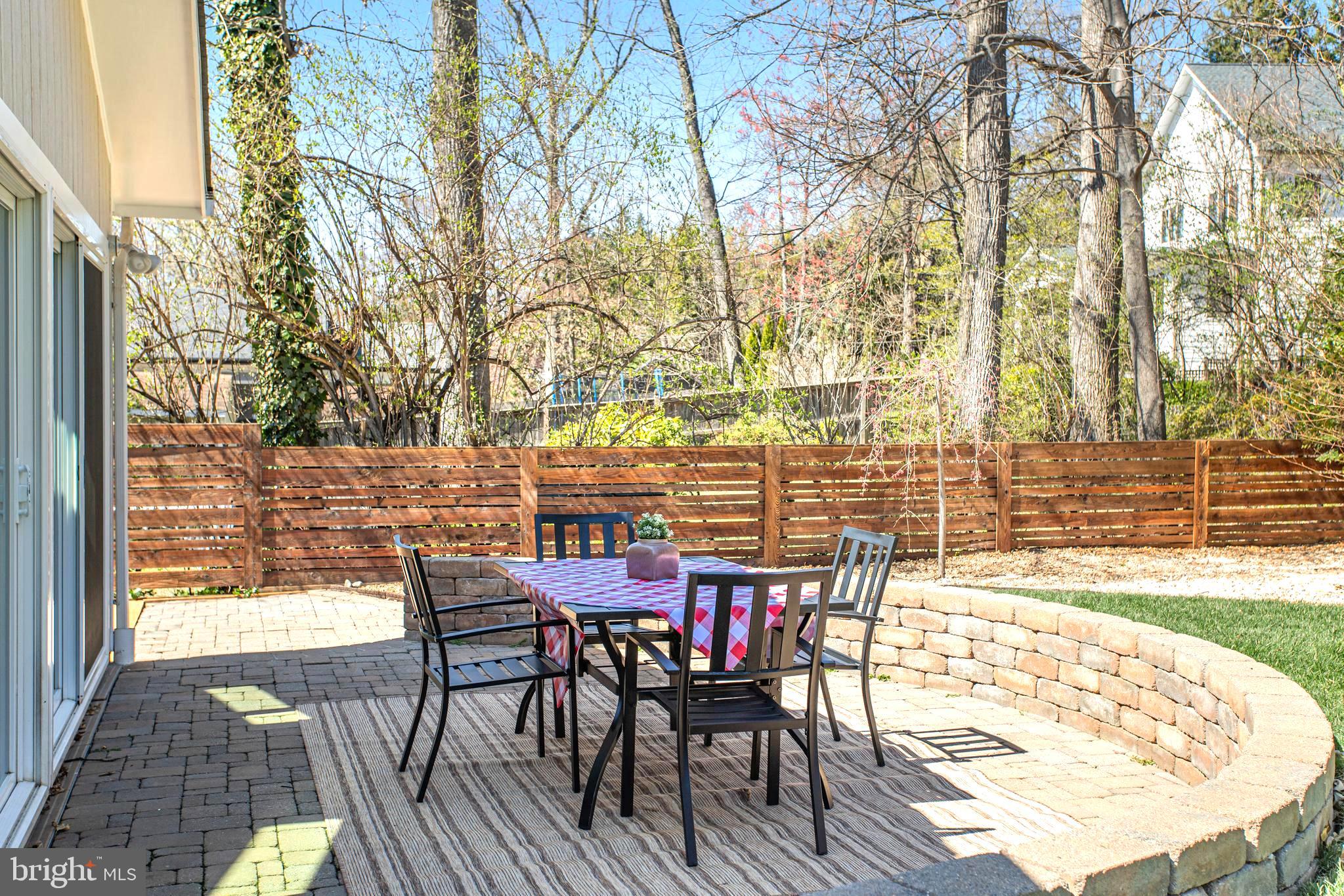 GREENWICH FOREST - Residential