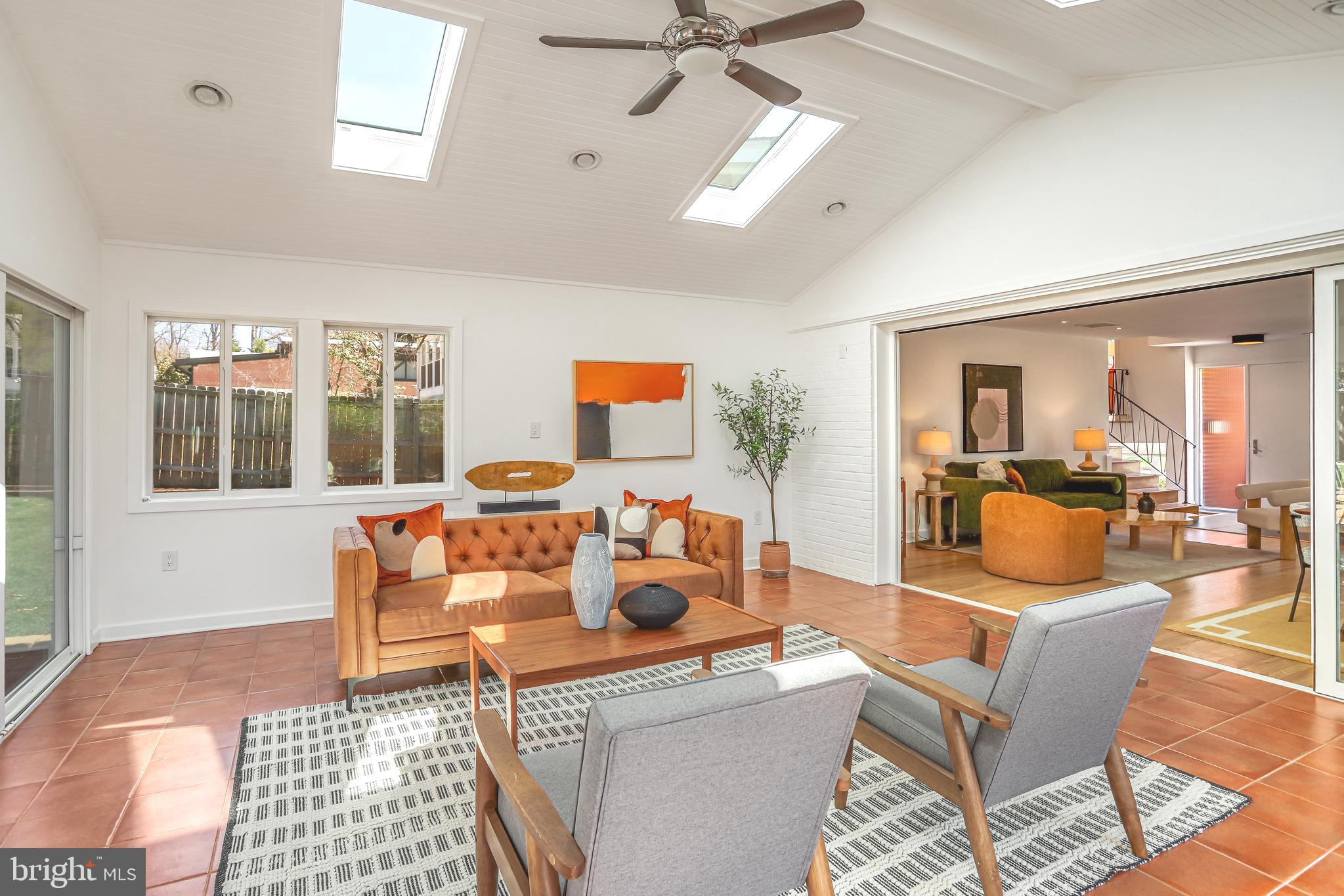 GREENWICH FOREST - Residential