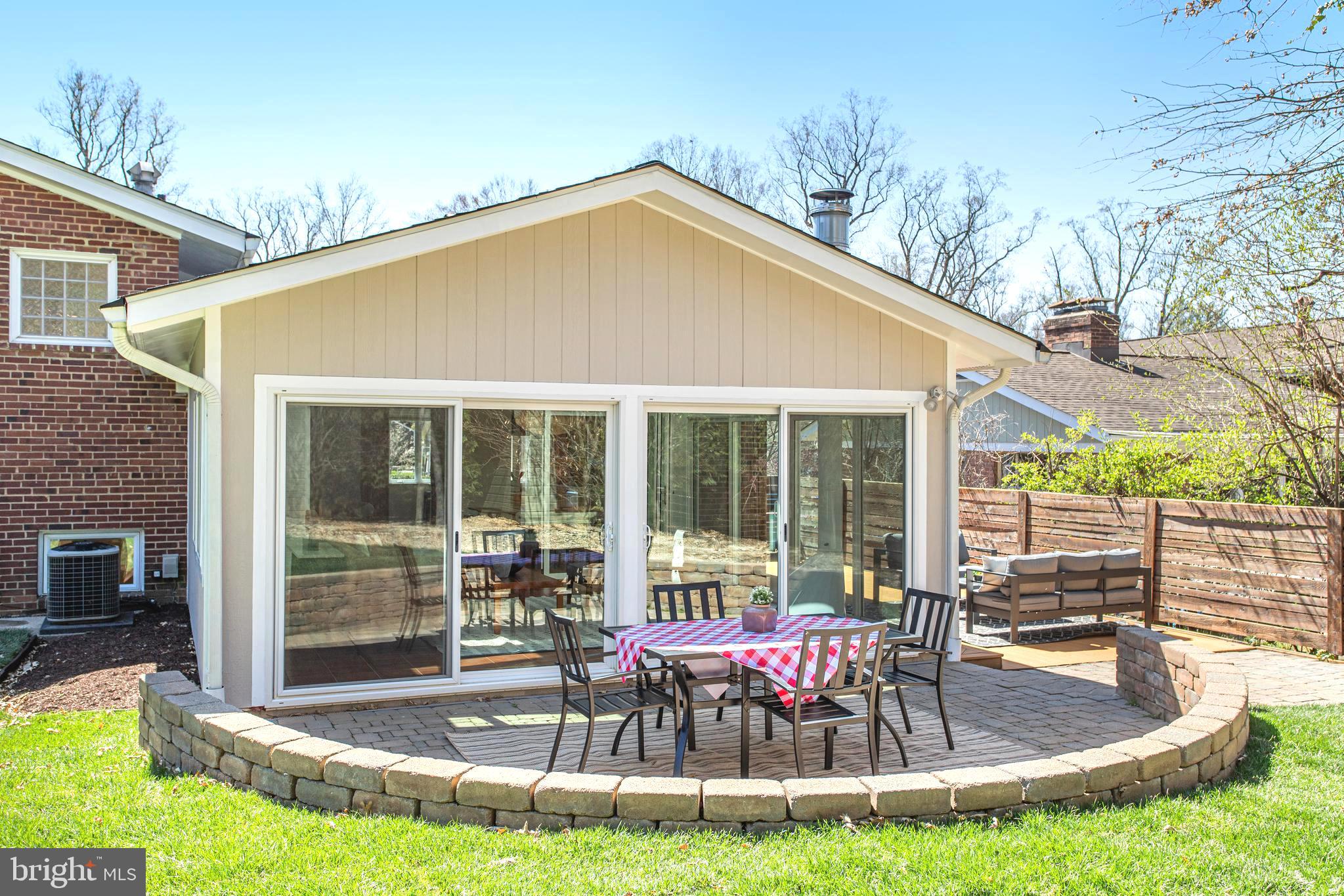 GREENWICH FOREST - Residential