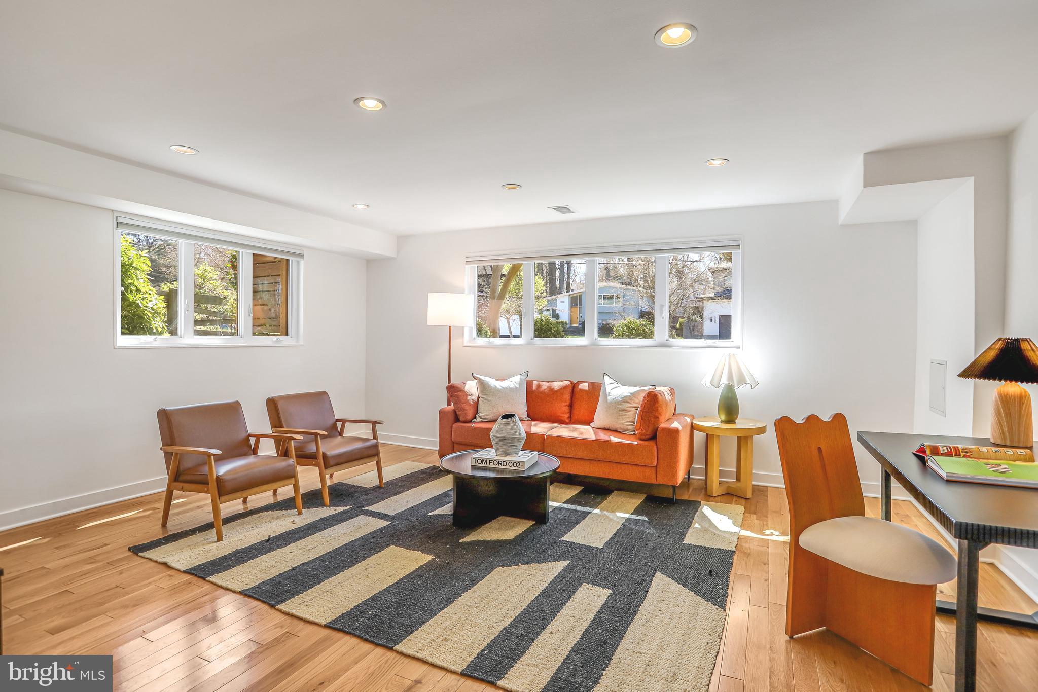 GREENWICH FOREST - Residential