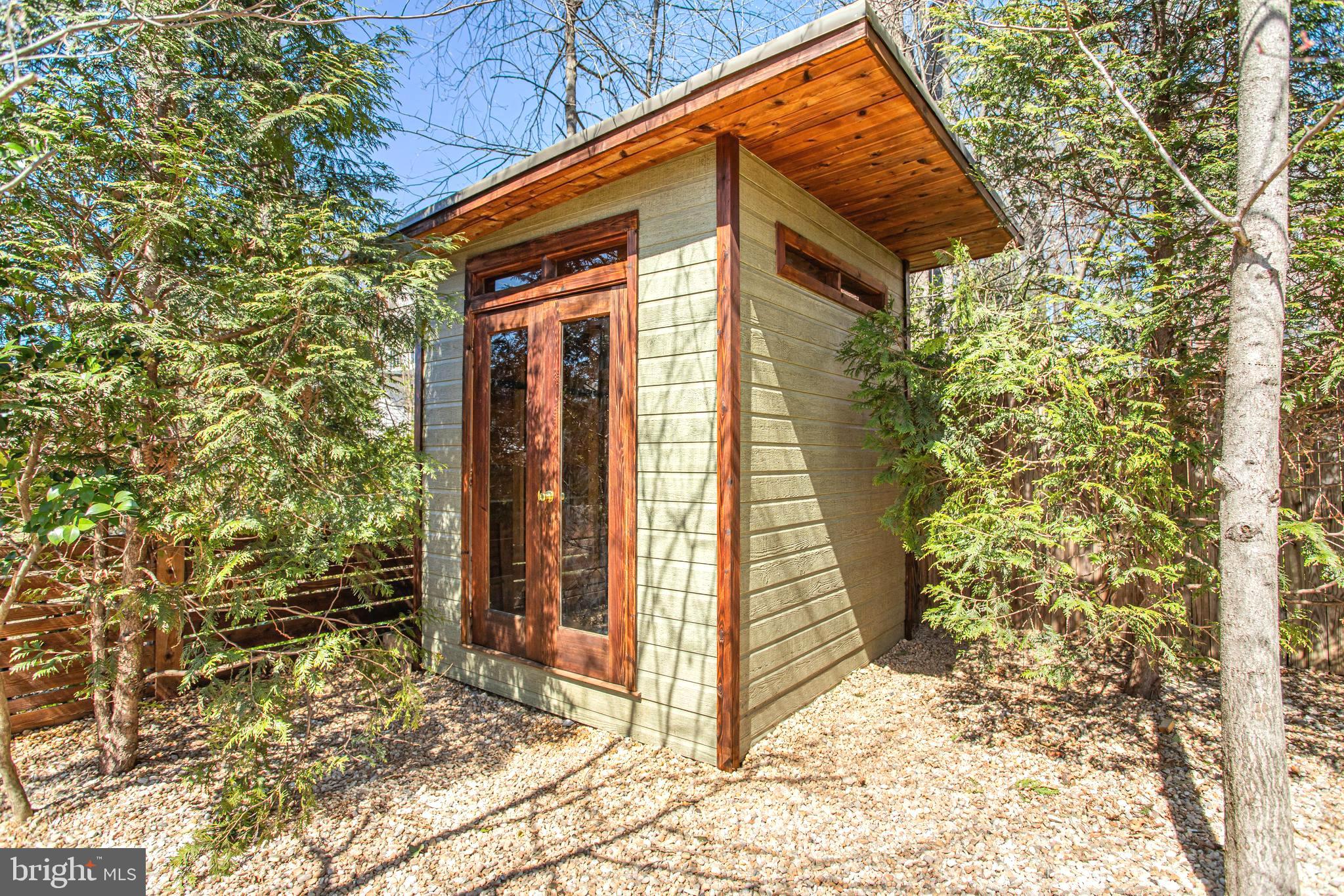 GREENWICH FOREST - Residential