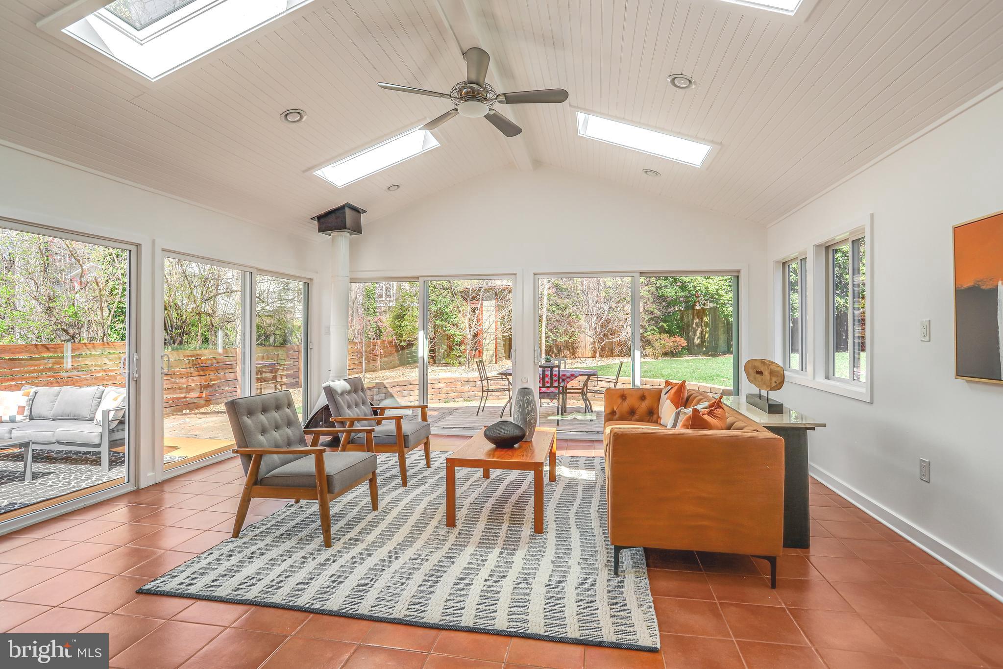 GREENWICH FOREST - Residential