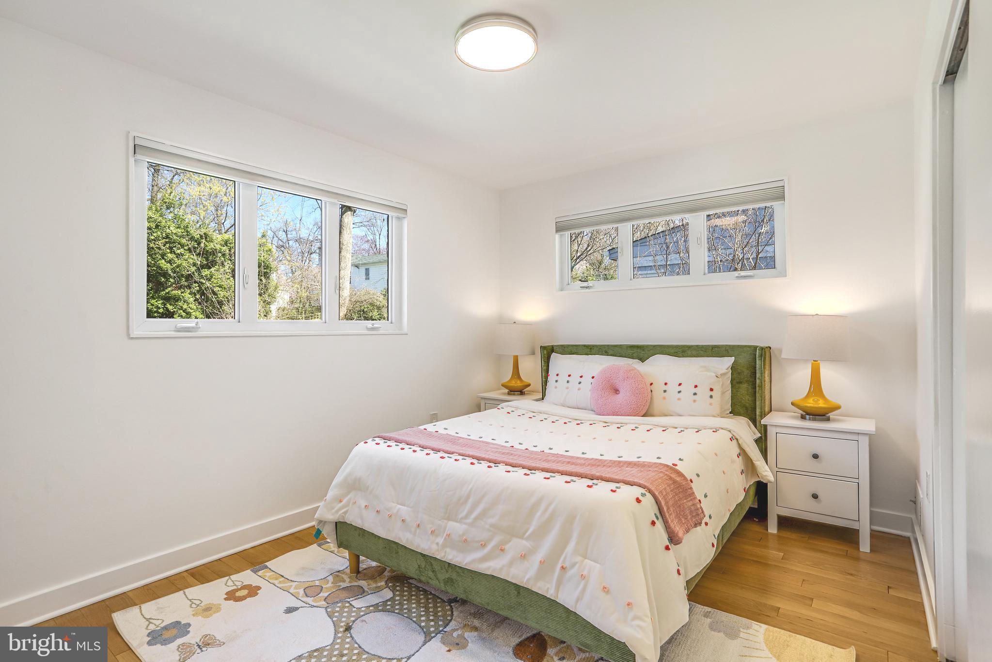 GREENWICH FOREST - Residential