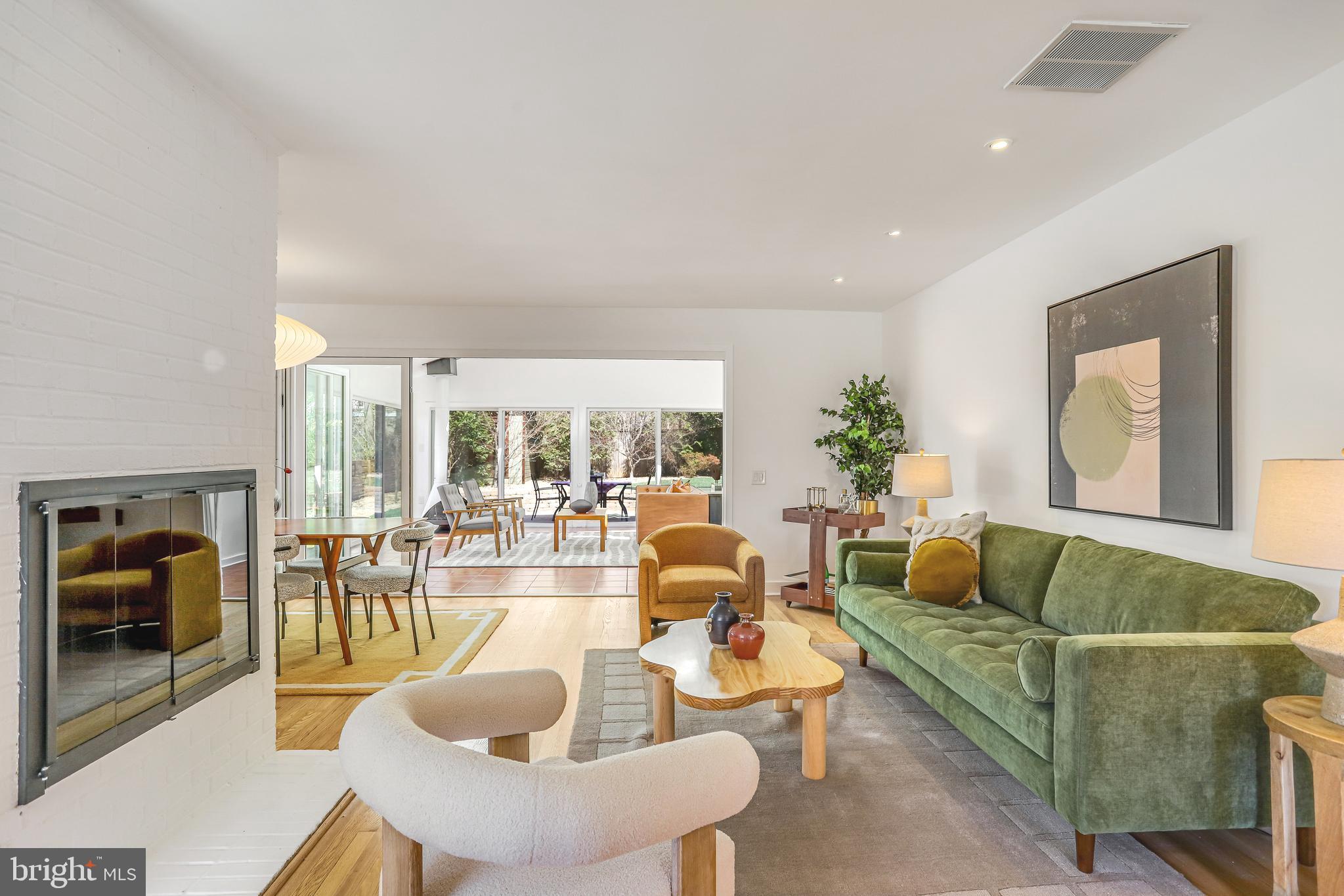 GREENWICH FOREST - Residential