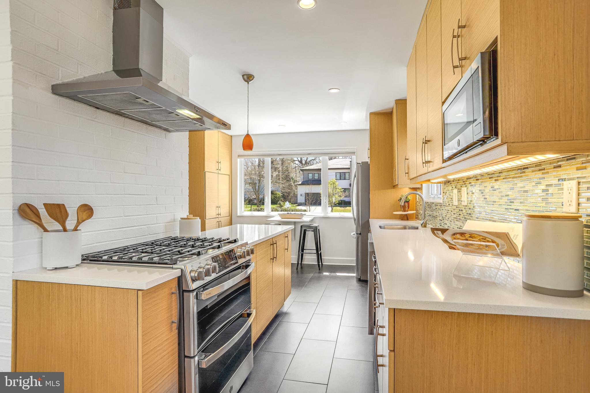 GREENWICH FOREST - Residential