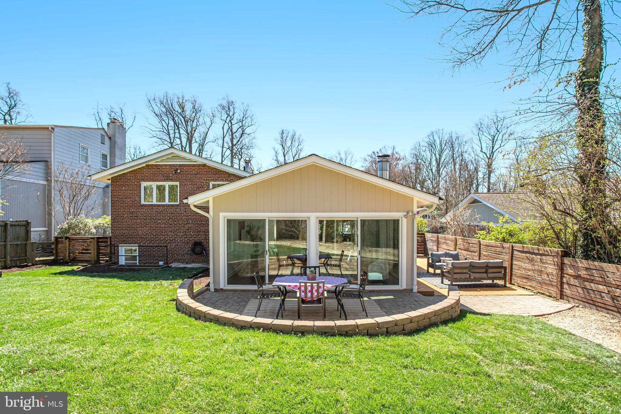 GREENWICH FOREST - Residential