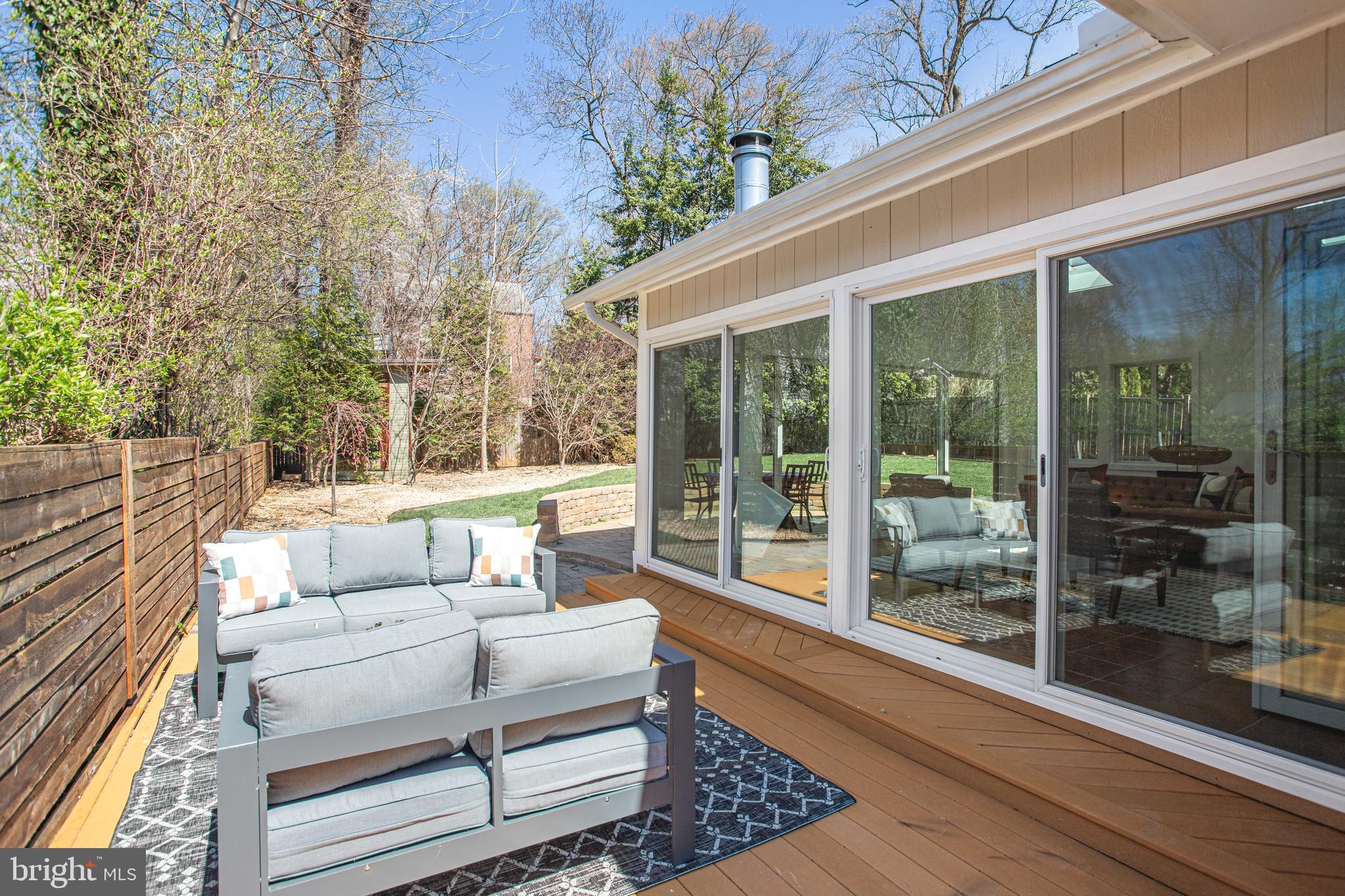 GREENWICH FOREST - Residential