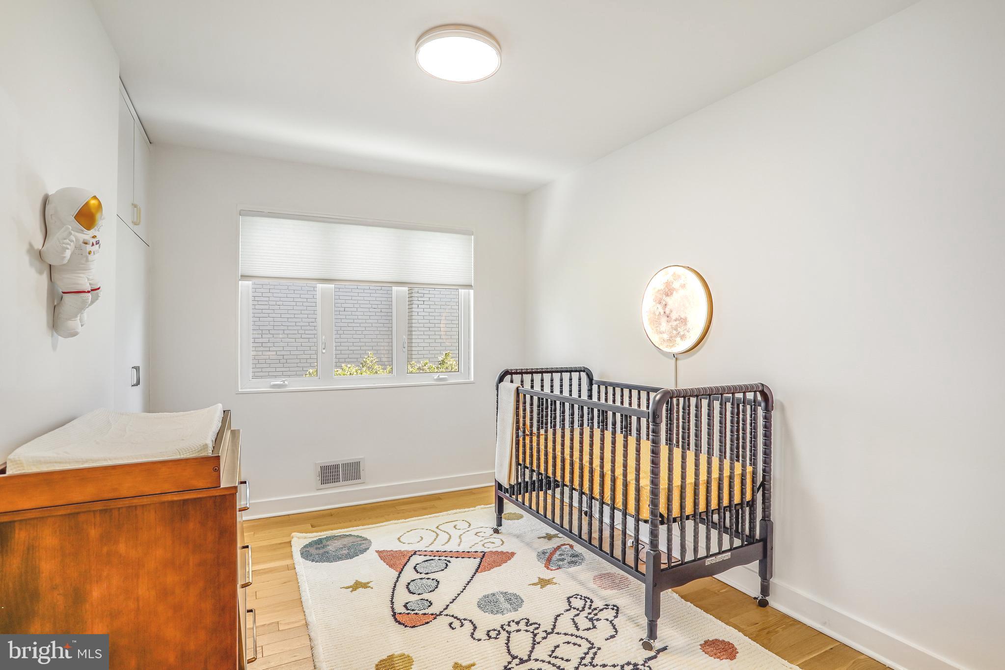 GREENWICH FOREST - Residential