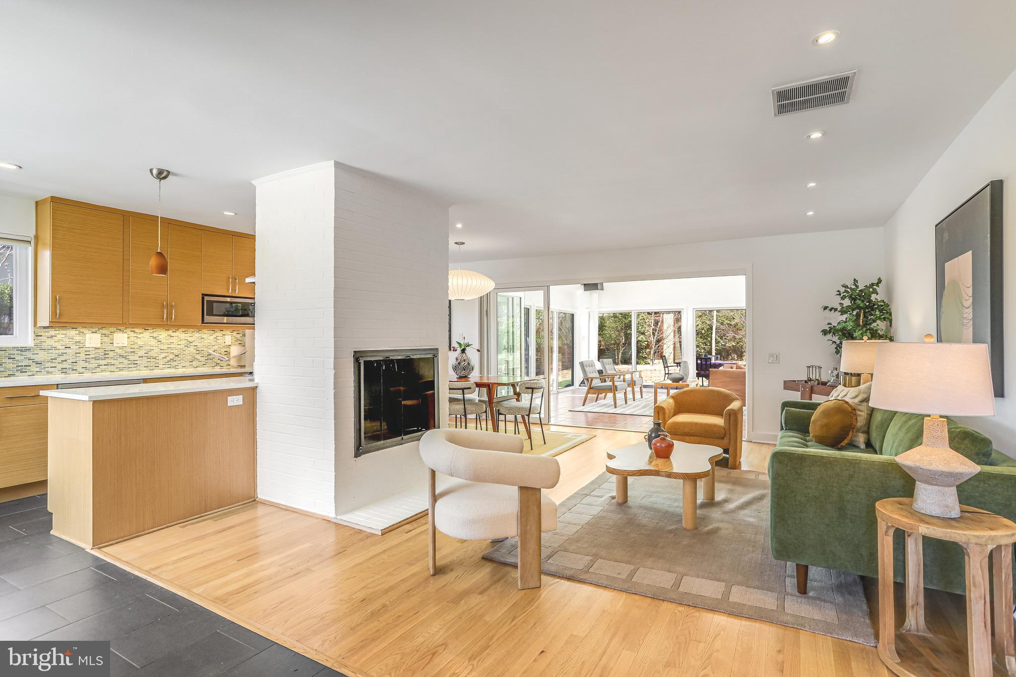 GREENWICH FOREST - Residential