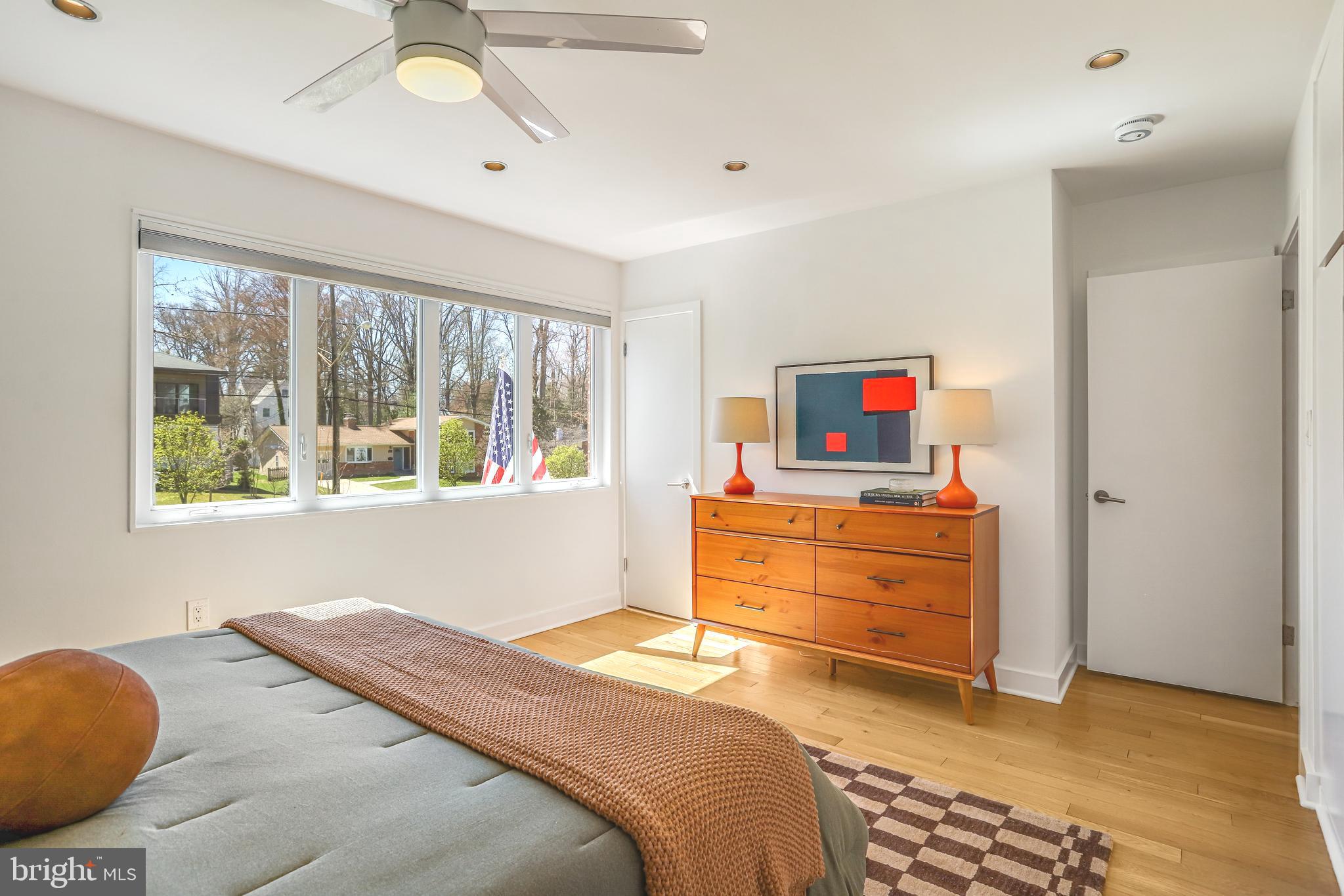 GREENWICH FOREST - Residential