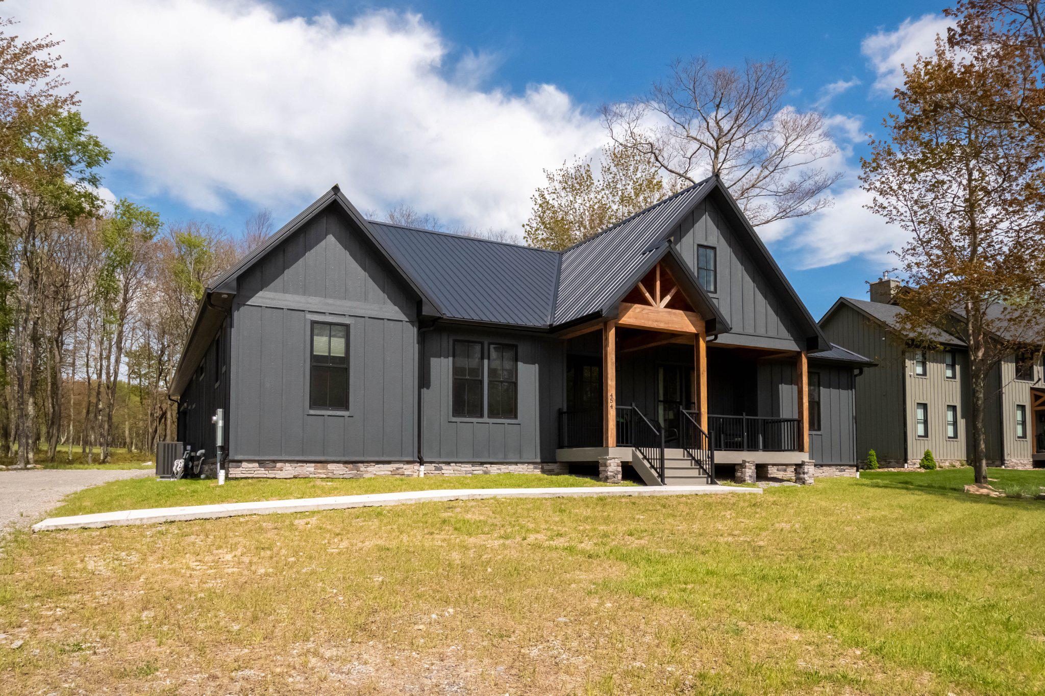 LODESTONE ON THE GOLF COURSE - Residential
