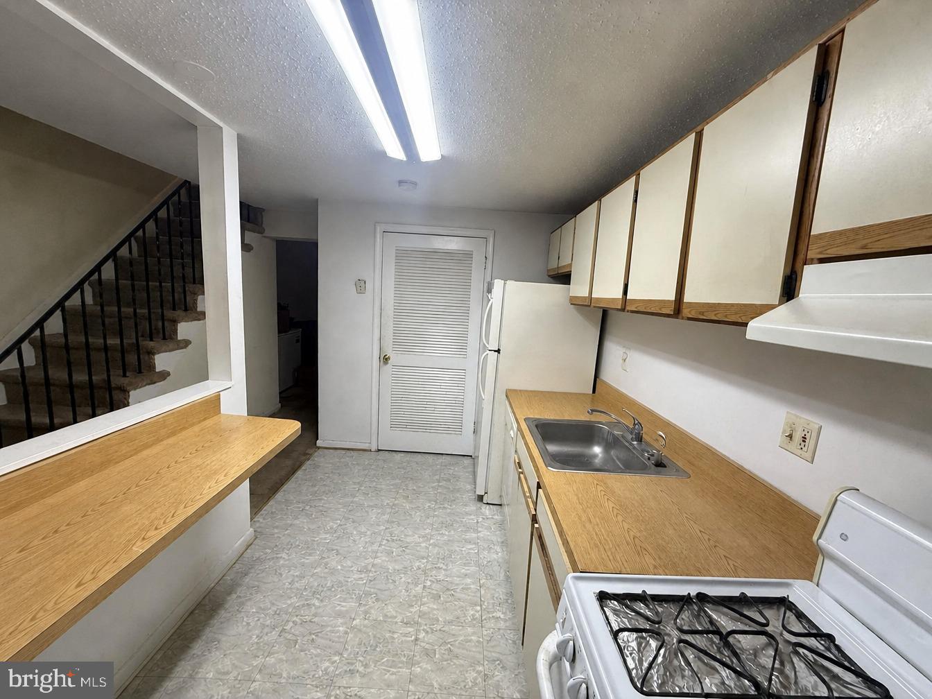 1856 DUTCH VILLAGE DRIVE R-271