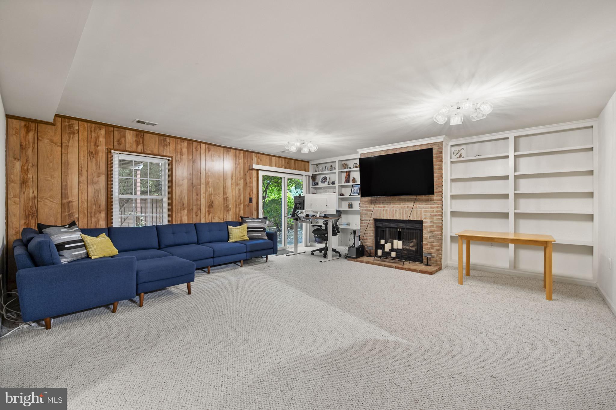 WILDWOOD HILLS - Residential Lease