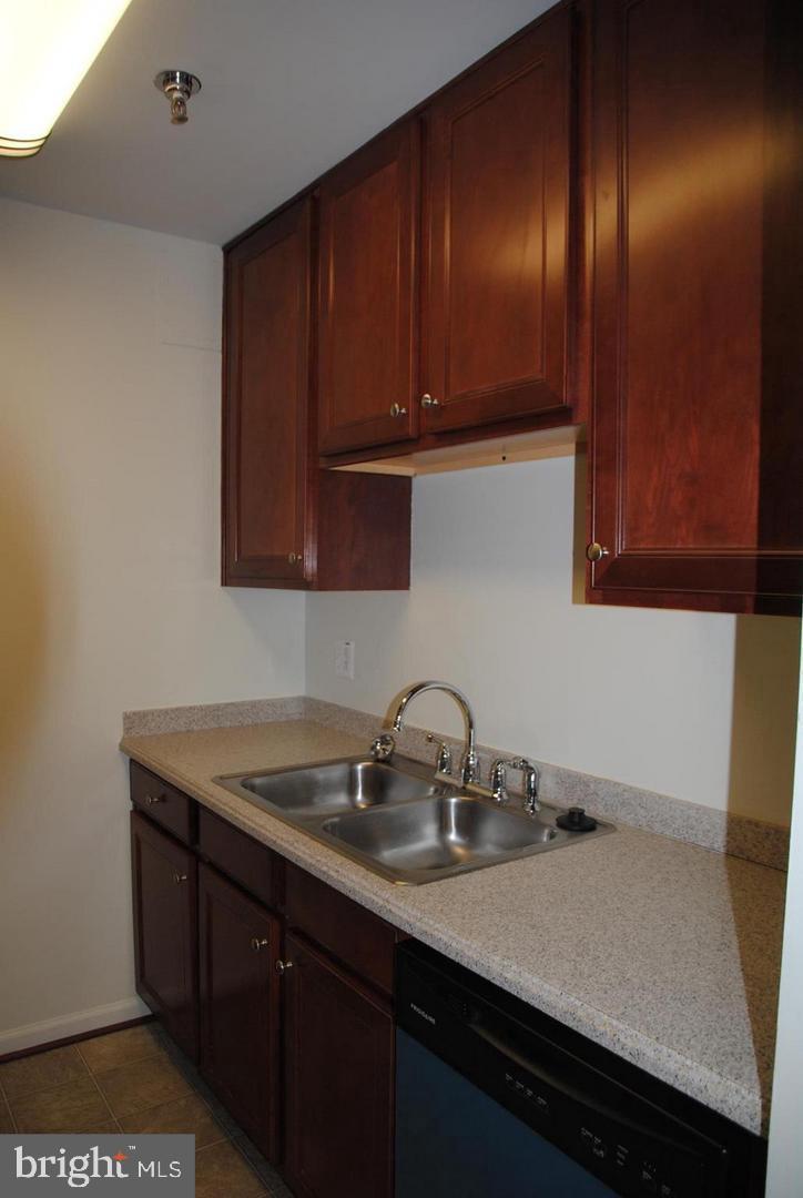 CARRIAGE POINTE AT AQUIA - Residential Lease