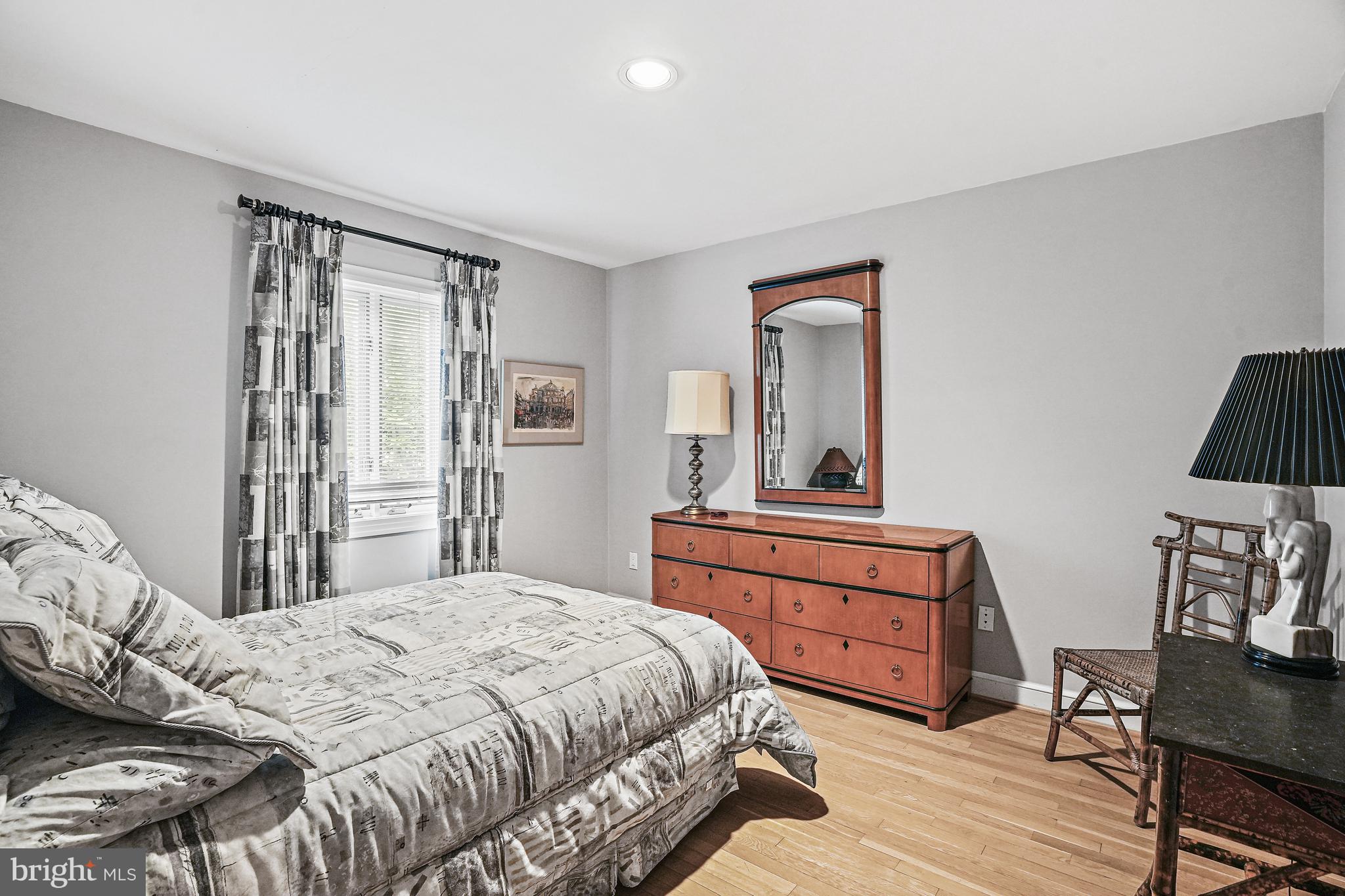 SOMERSET - Residential