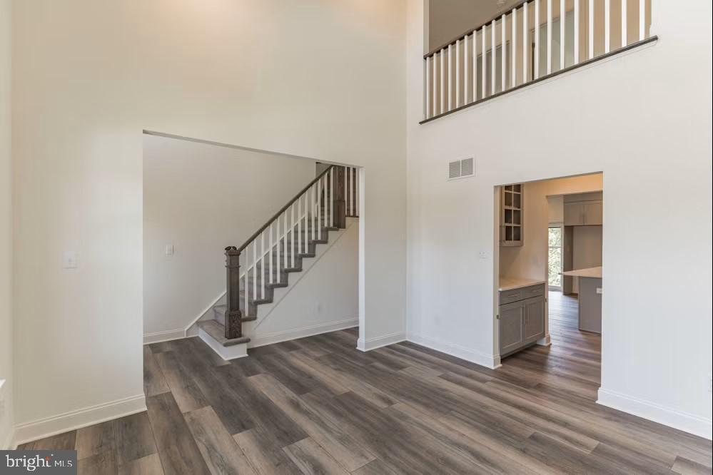 180 LOCKTOWN-SERGEANTSVILLE ROAD