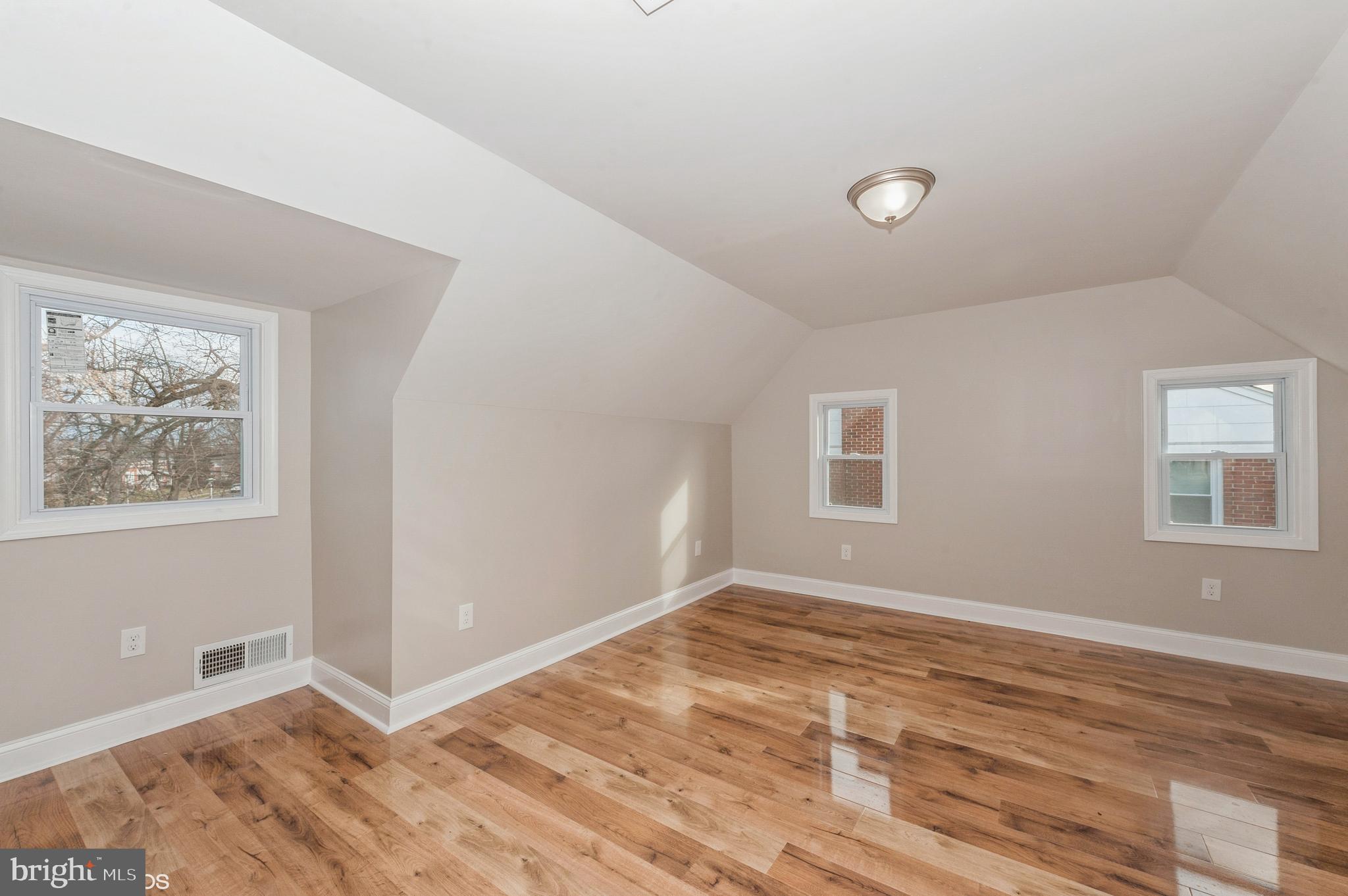 IDLEWOOD - Residential