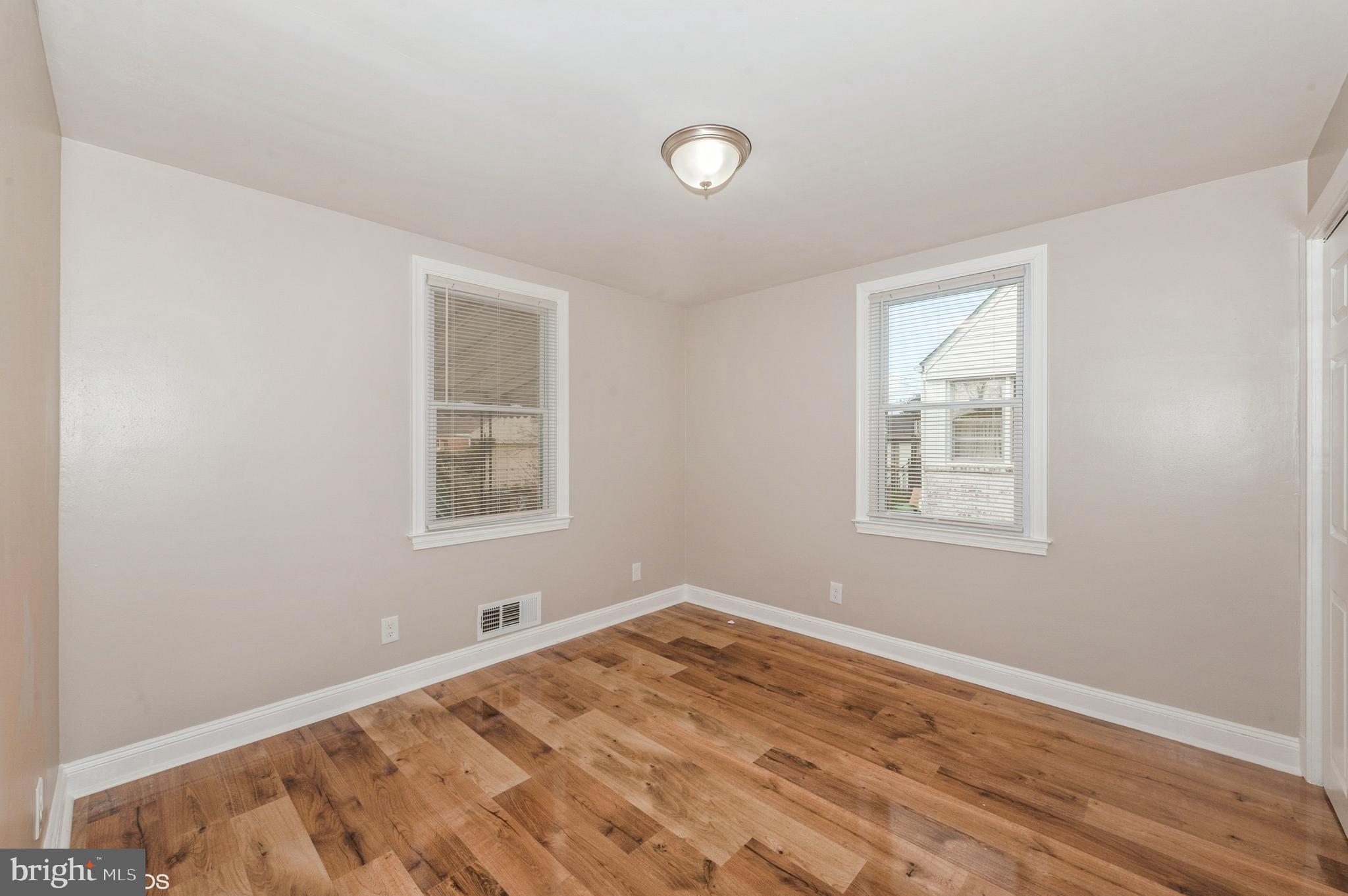 IDLEWOOD - Residential