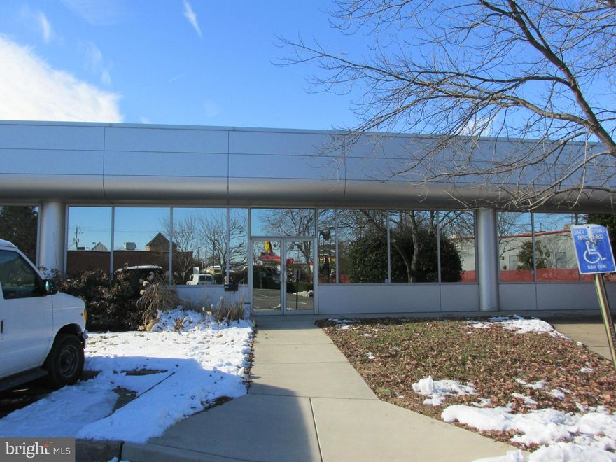 Commercial space perfect for medical office, school, engineering firm, 2 bathrooms, easy access to Rt. 50,28, I-66, Dulles Toll Road, Fairfax and Loudoun County Parkway's.