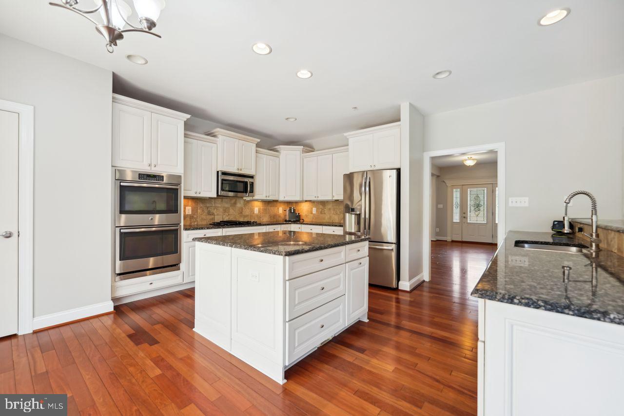 COACHMAN'S PATH - Residential