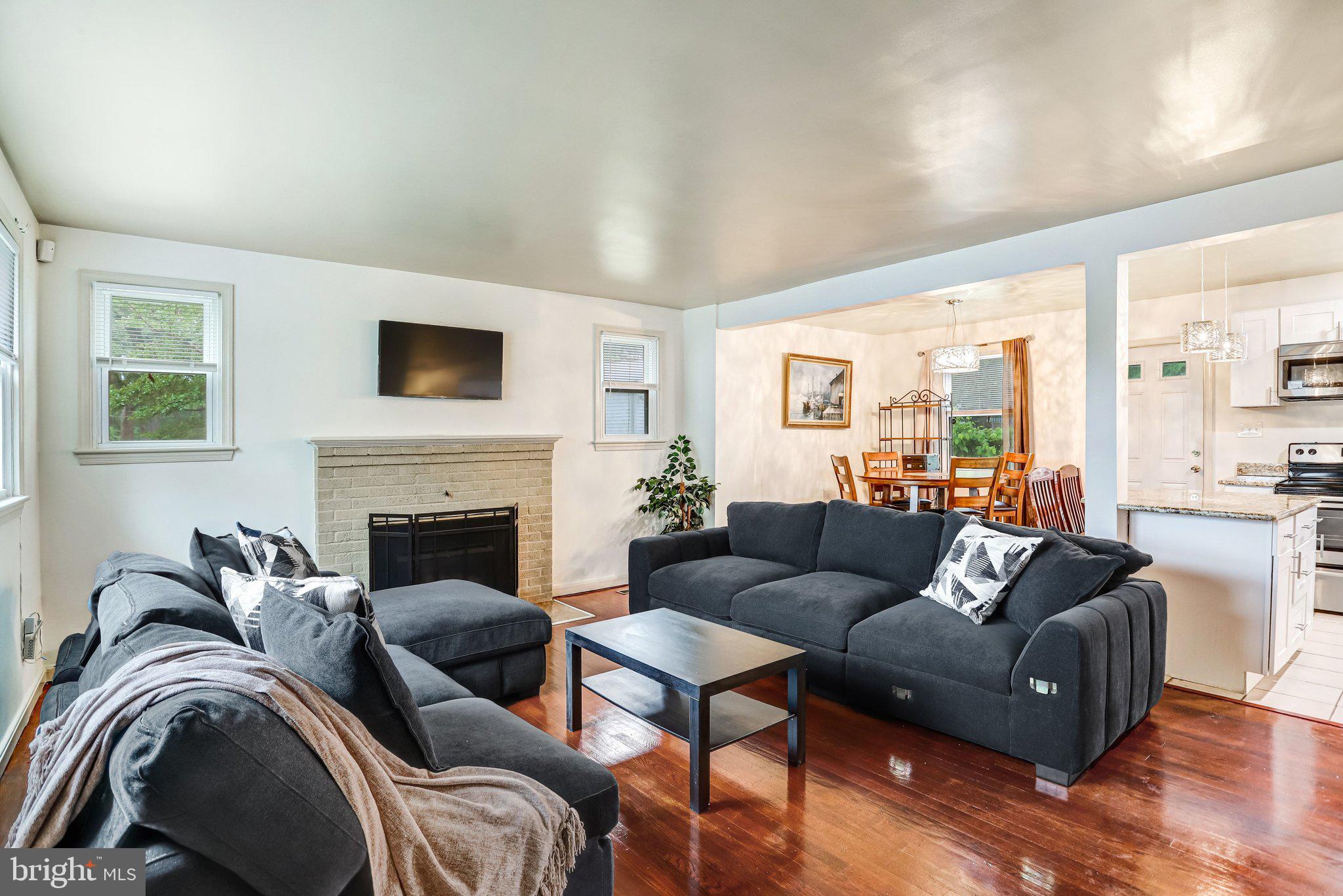 ANDREWS MANOR - Residential
