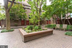 31 SAINT JAMES COURT 35