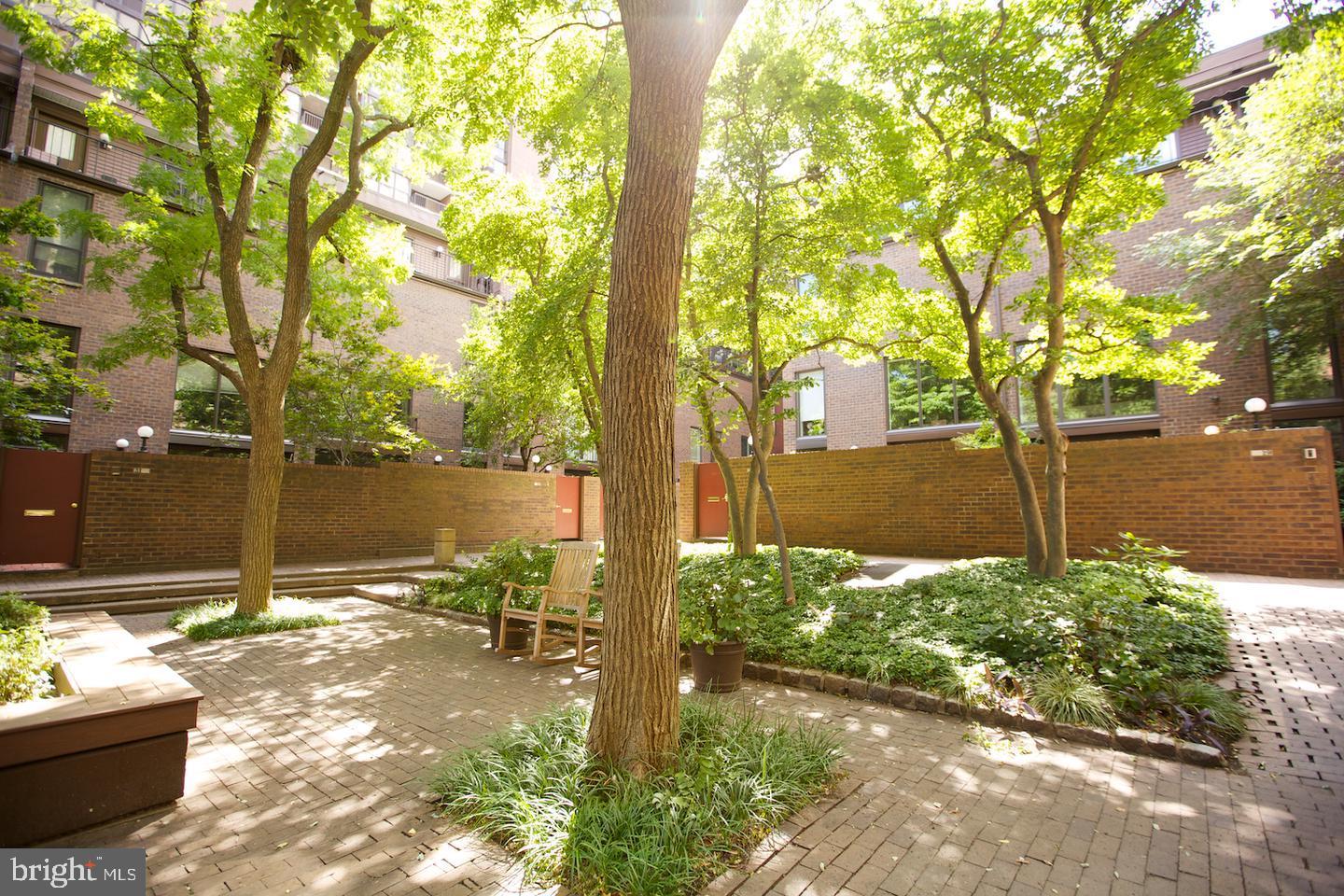 31 SAINT JAMES COURT 35