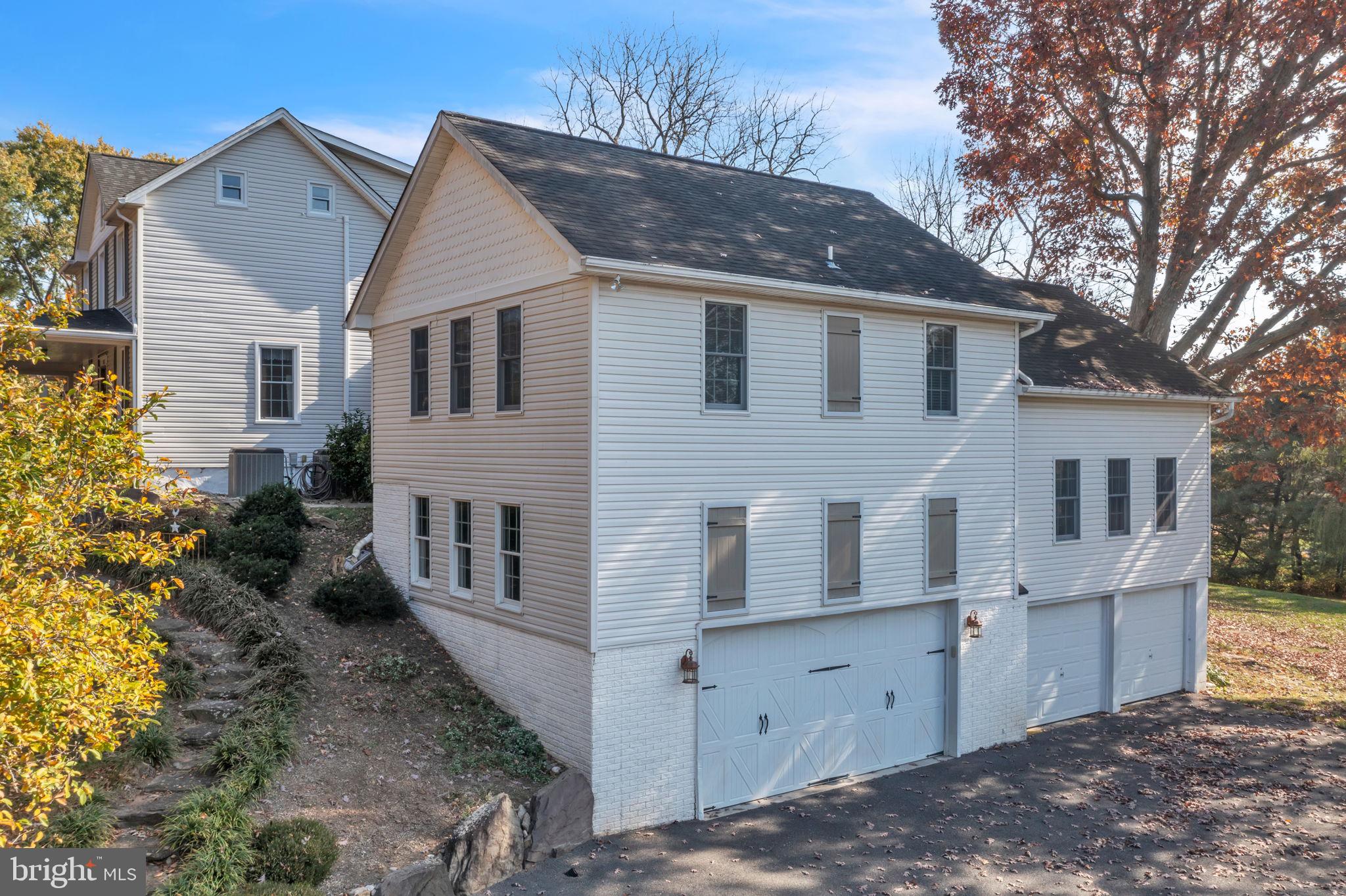 COUNTRY SPRINGS - Residential