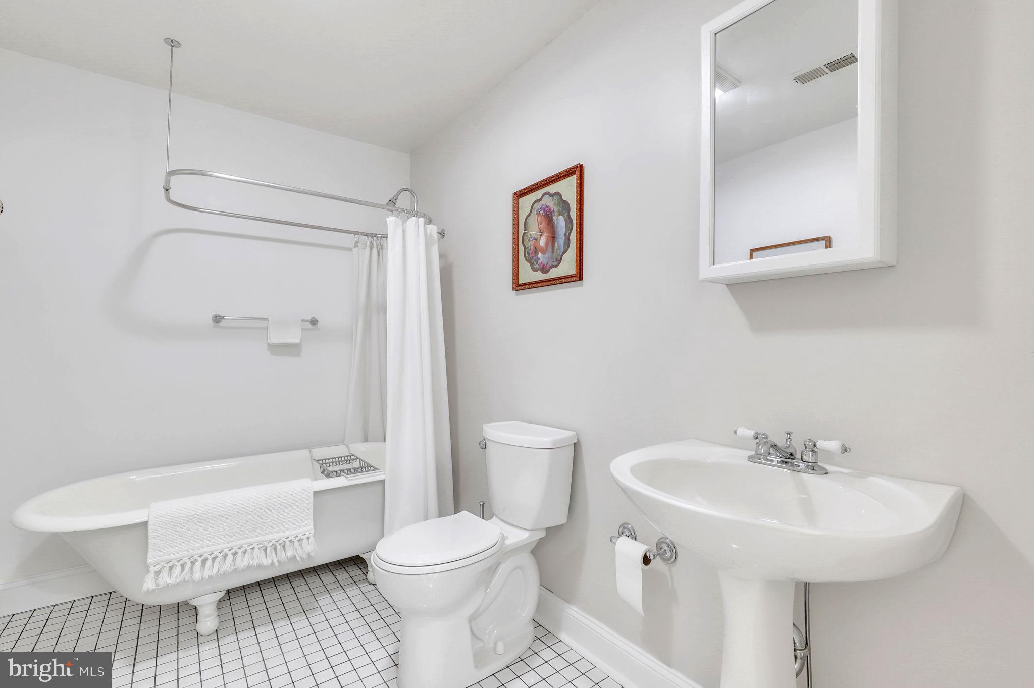 COUNTRY SPRINGS - Residential