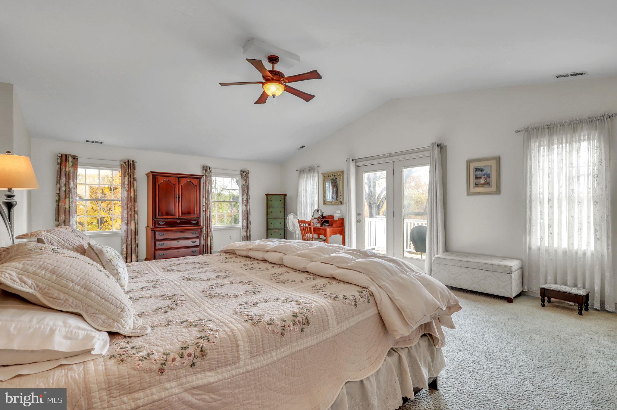 COUNTRY SPRINGS - Residential