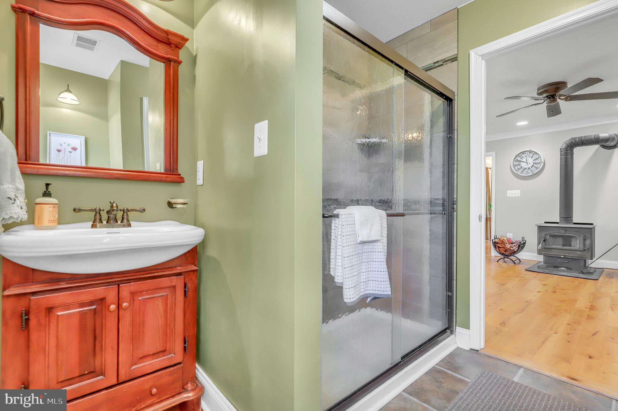 COUNTRY SPRINGS - Residential