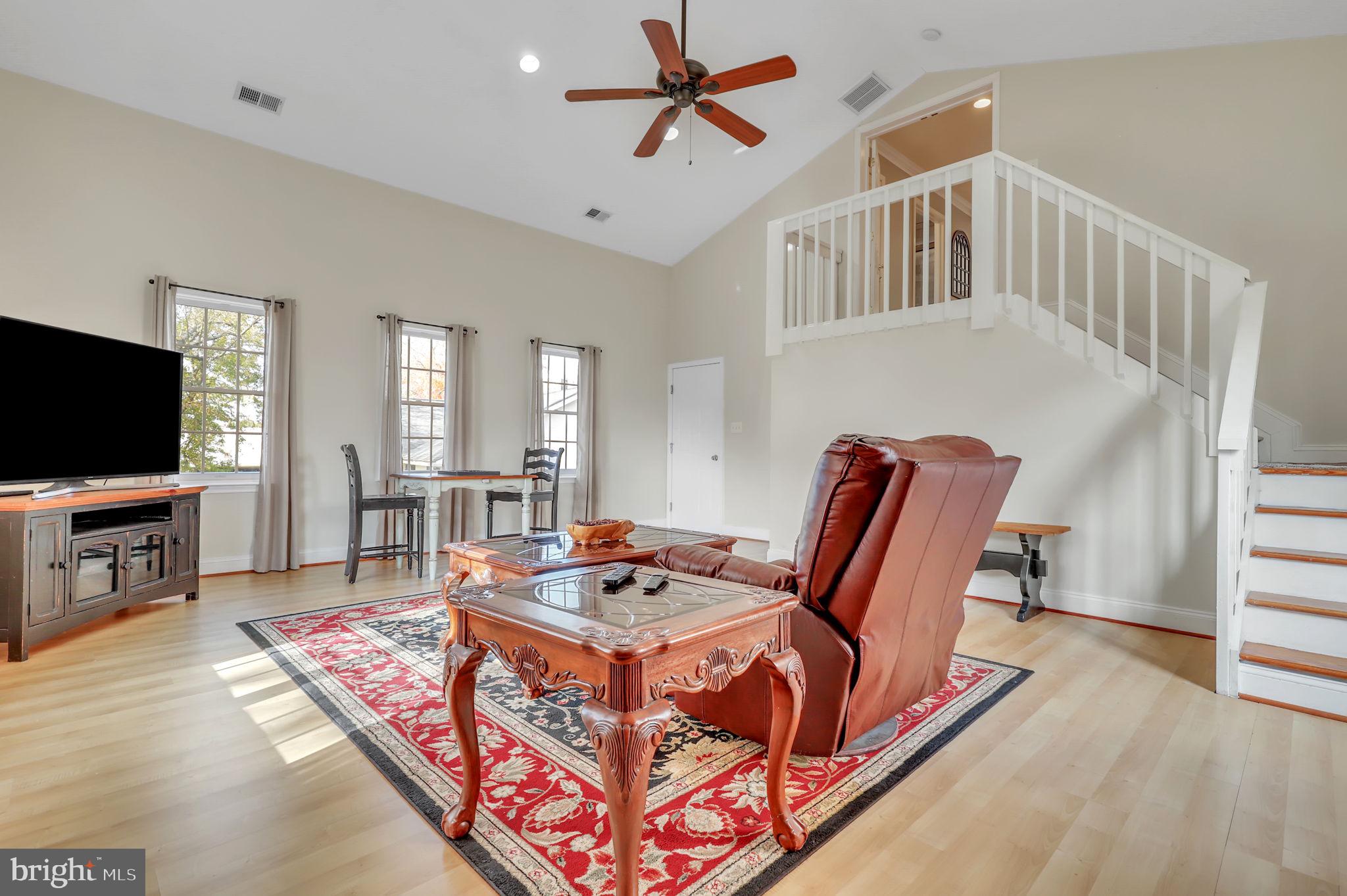 COUNTRY SPRINGS - Residential