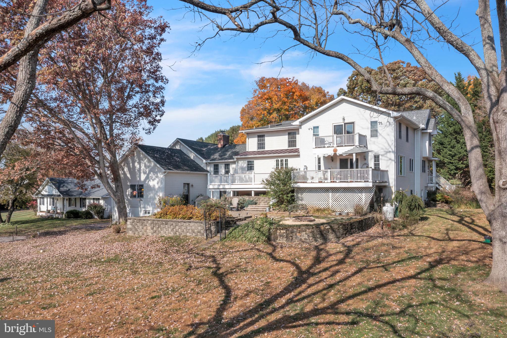 COUNTRY SPRINGS - Residential