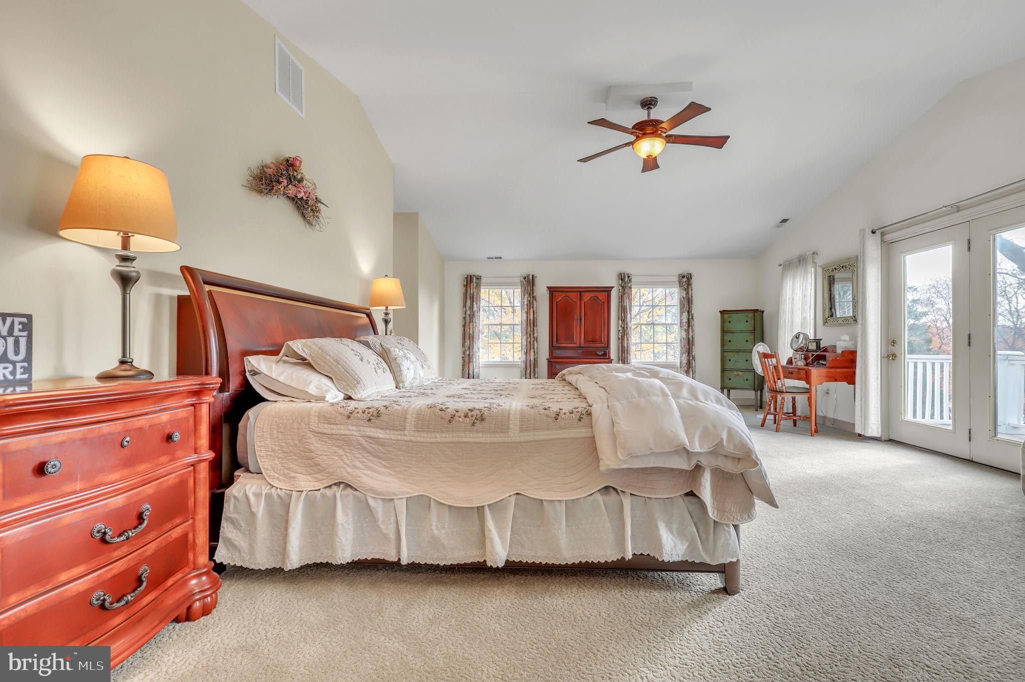 COUNTRY SPRINGS - Residential