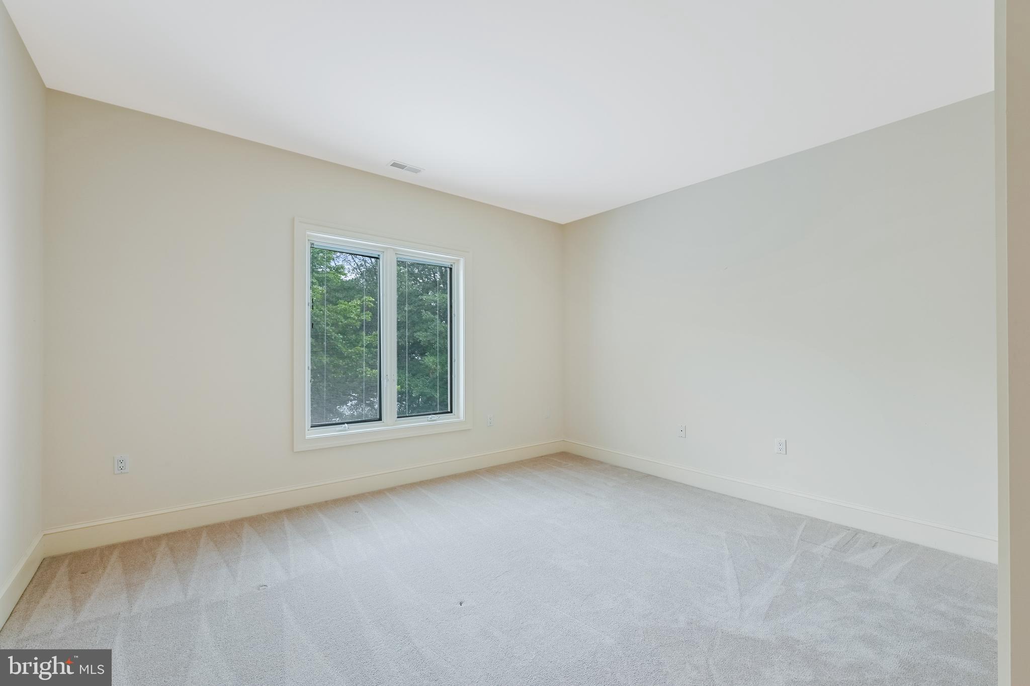 SOUTH RIVER - Residential