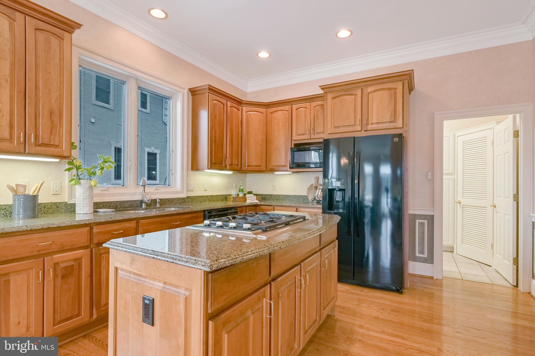 SOUTH RIVER - Residential