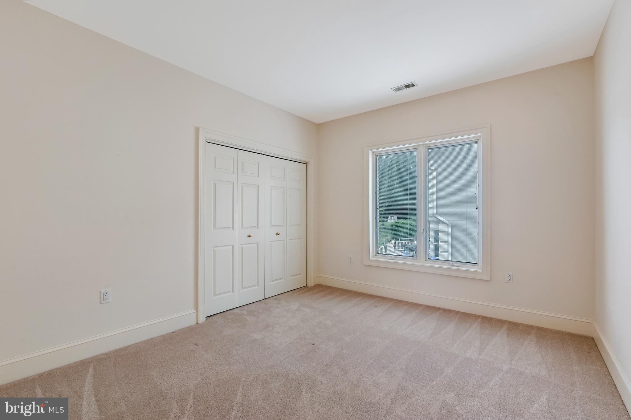 SOUTH RIVER - Residential