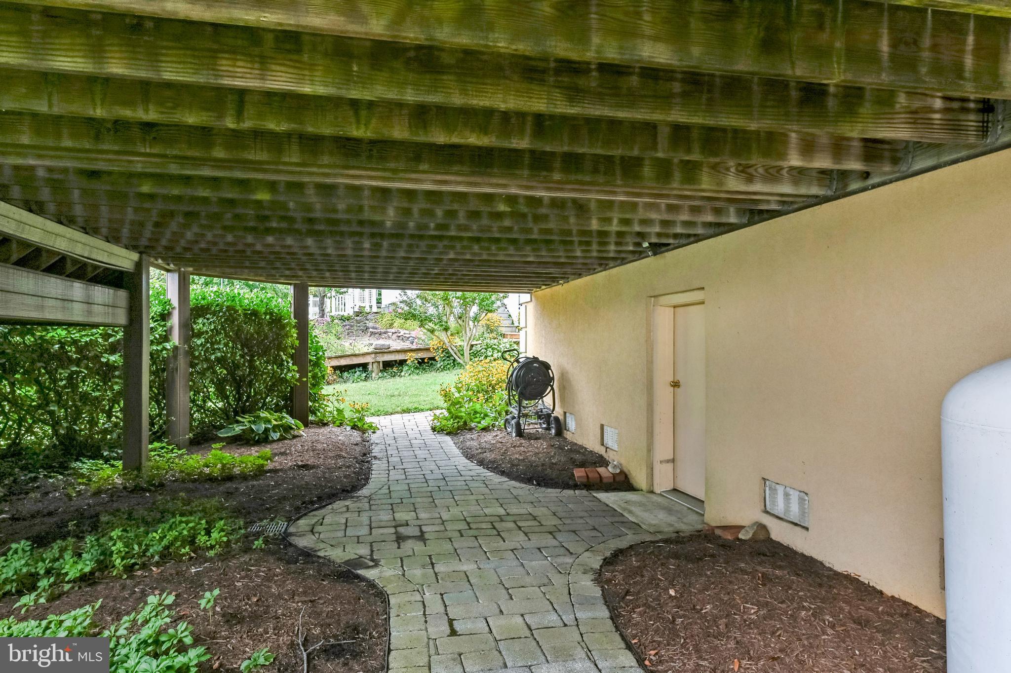 SOUTH RIVER - Residential