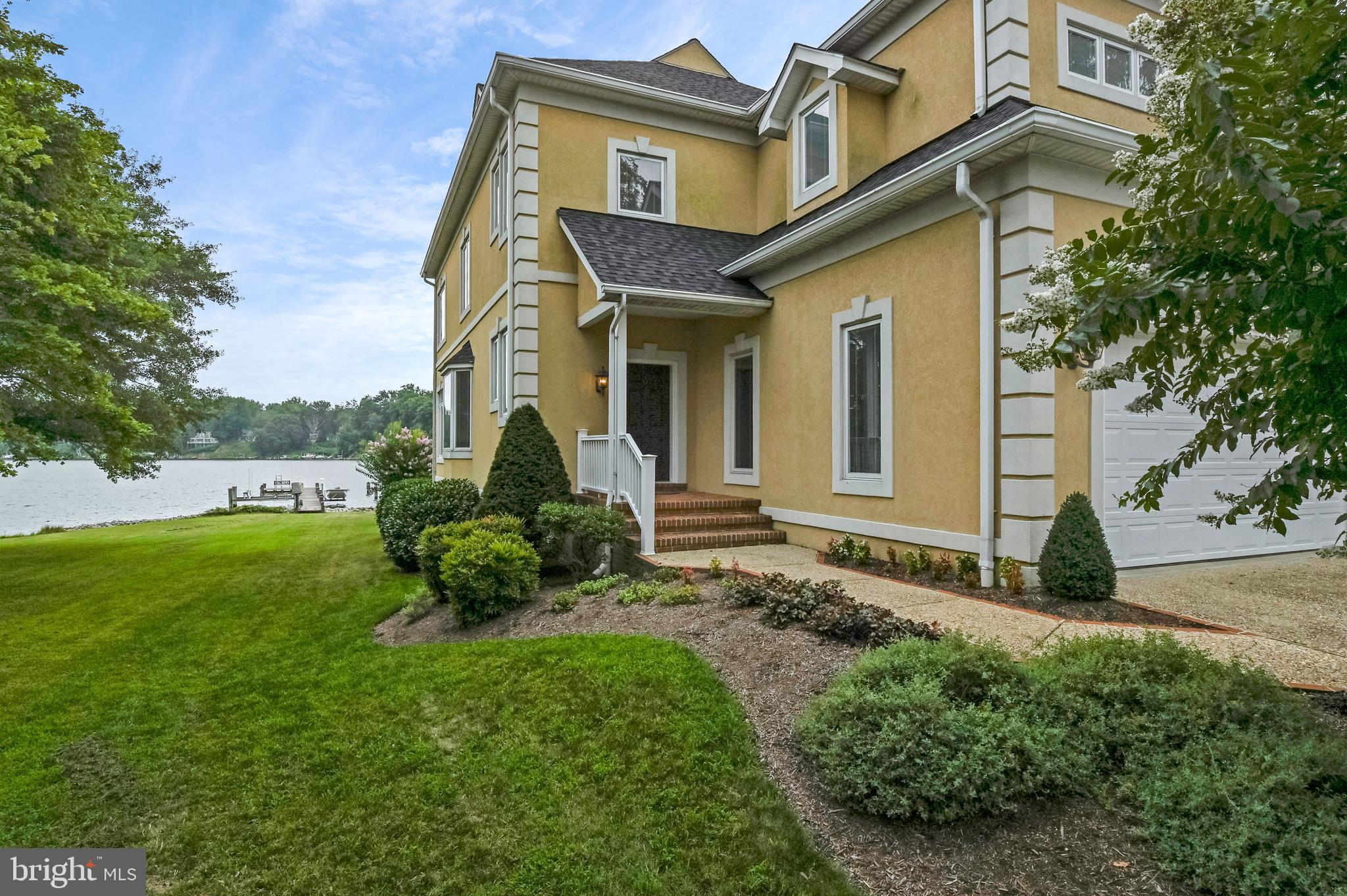 SOUTH RIVER - Residential