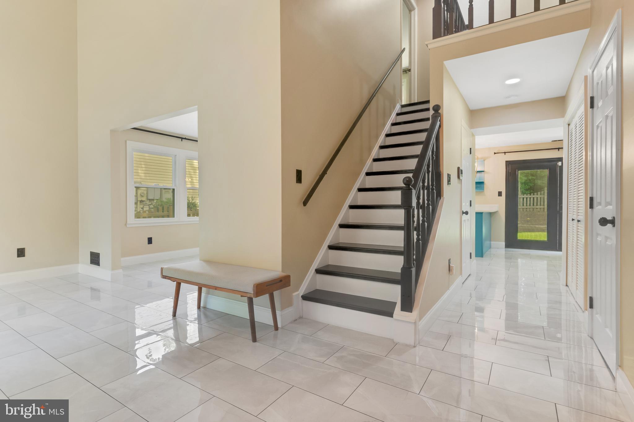 COURTS OF CROFTON - Residential