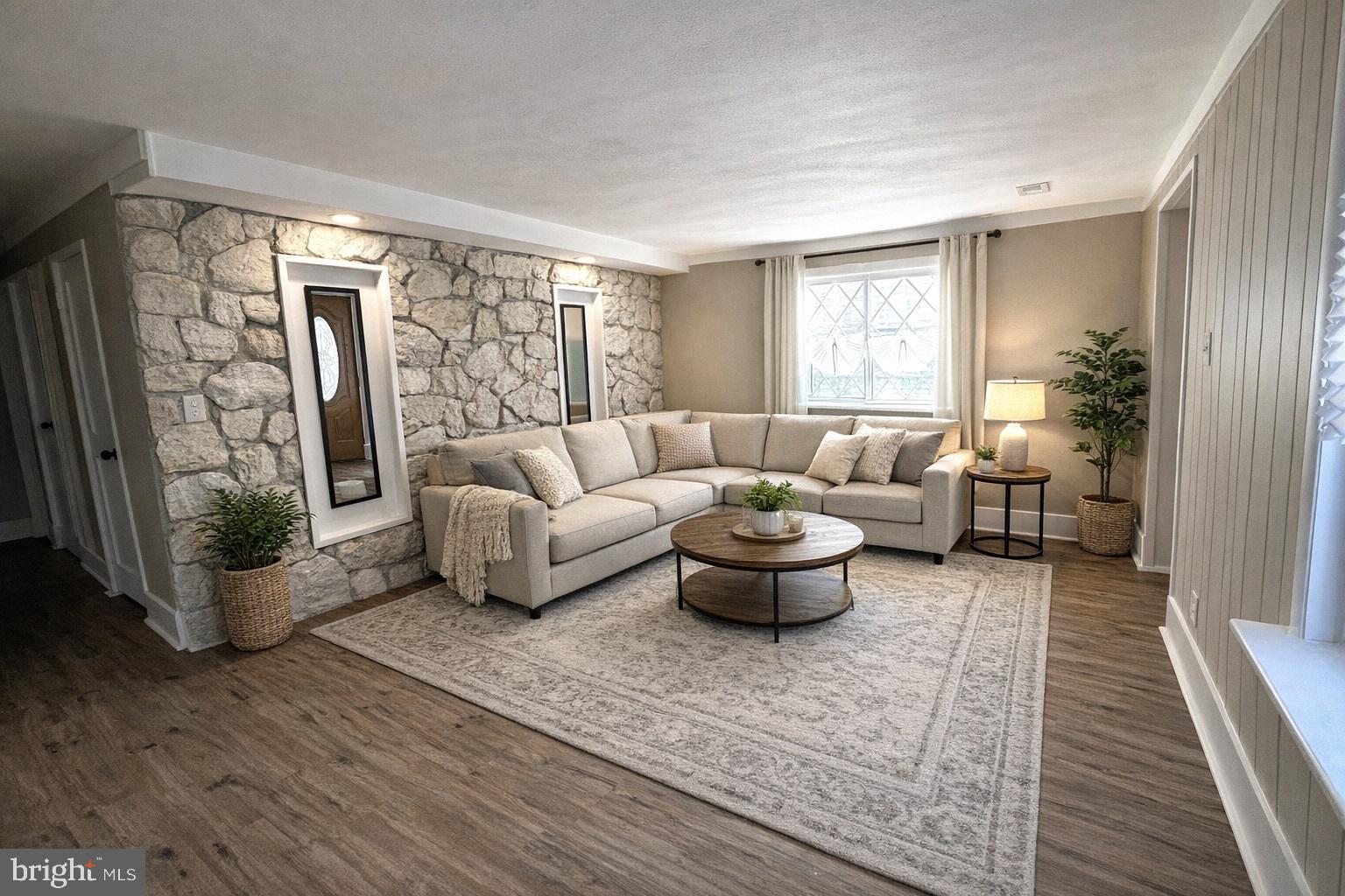 COLLINS PARK - Residential