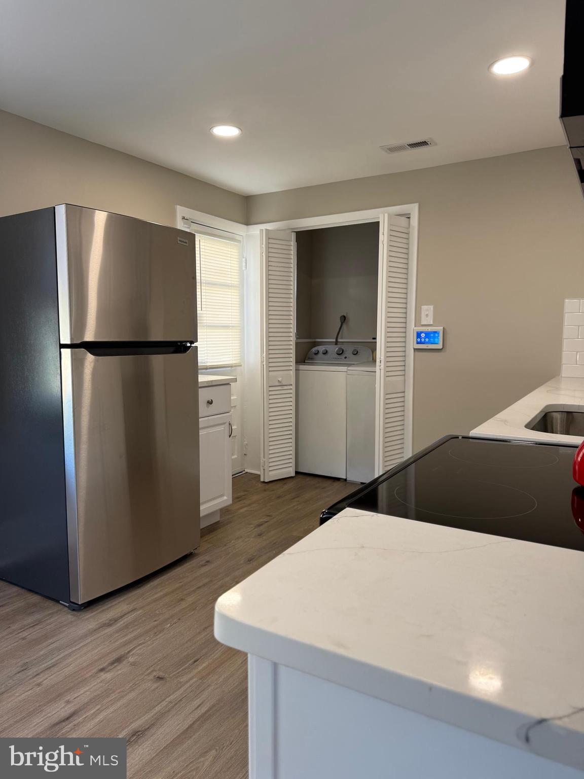 COLLINS PARK - Residential