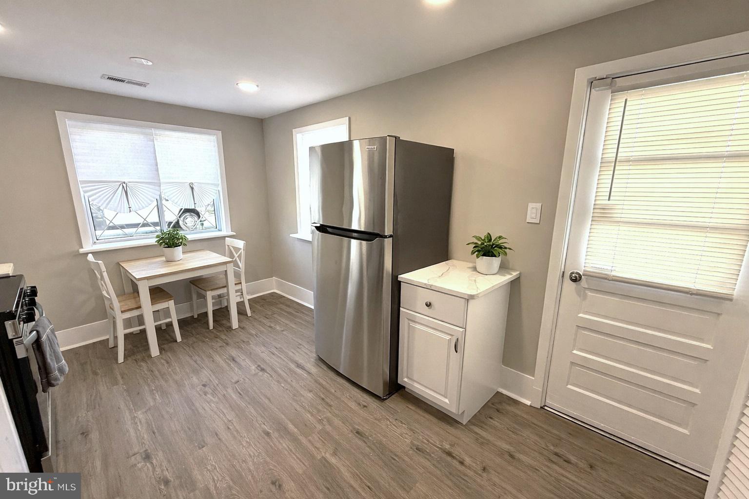 COLLINS PARK - Residential